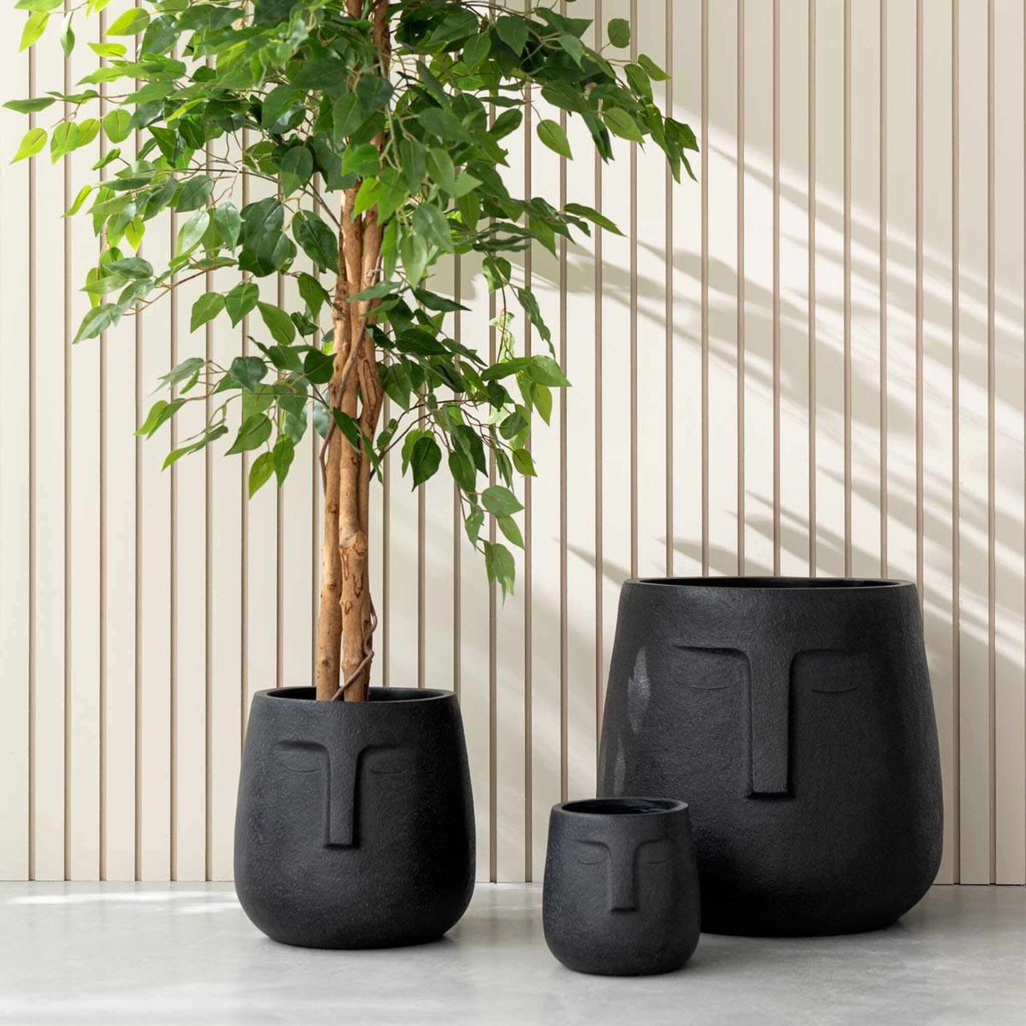 Voir la diapositive 3 : J-LINE Lot de 3 cache-pots déco  moai  45cm noir