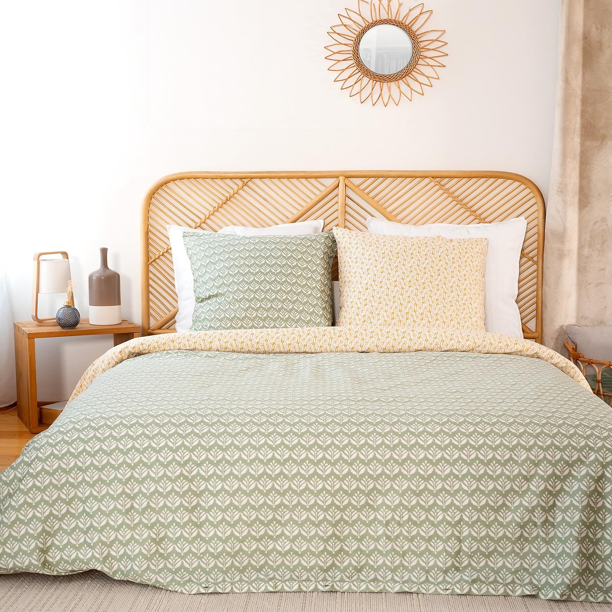 Home collection Parure de housse de couette 100% satin 78fils orient. Coloris disponibles : Vert