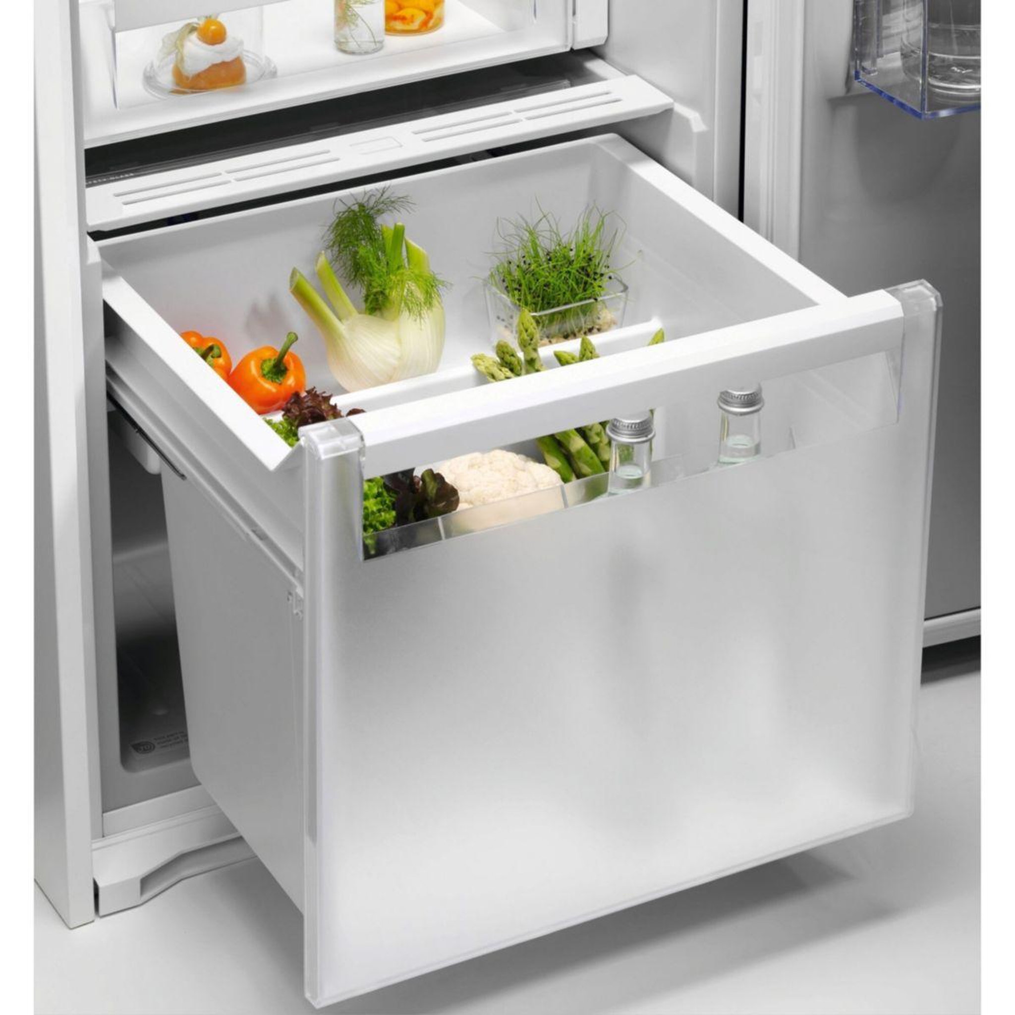 Voir la diapositive 5 : ELECTROLUX Réfrigérateur 1 porte encastrable erd6de18s1
