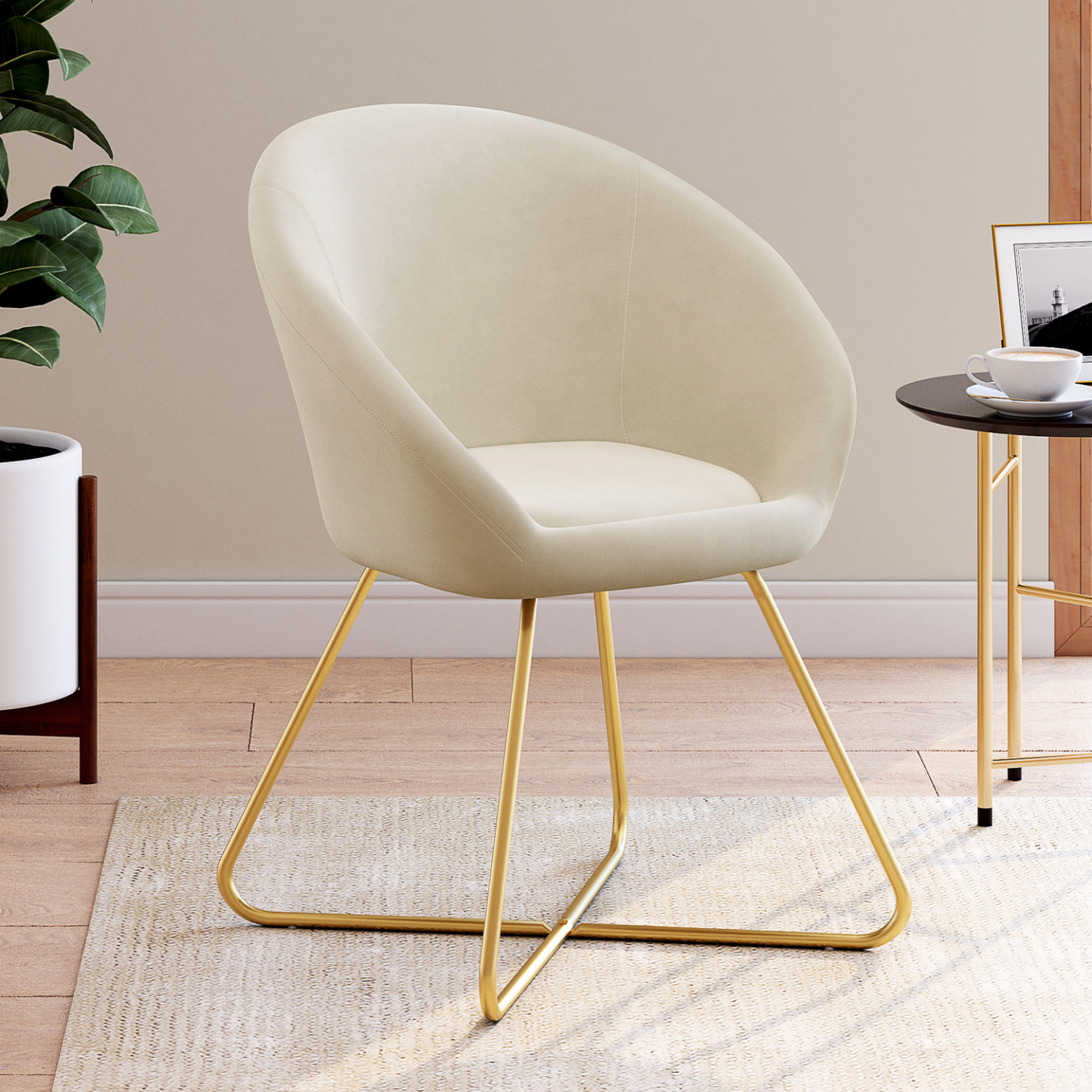 Voir la diapositive 2 : ID MARKET Fauteuil forme oeuf angelina beige en velours pieds croisés dorés