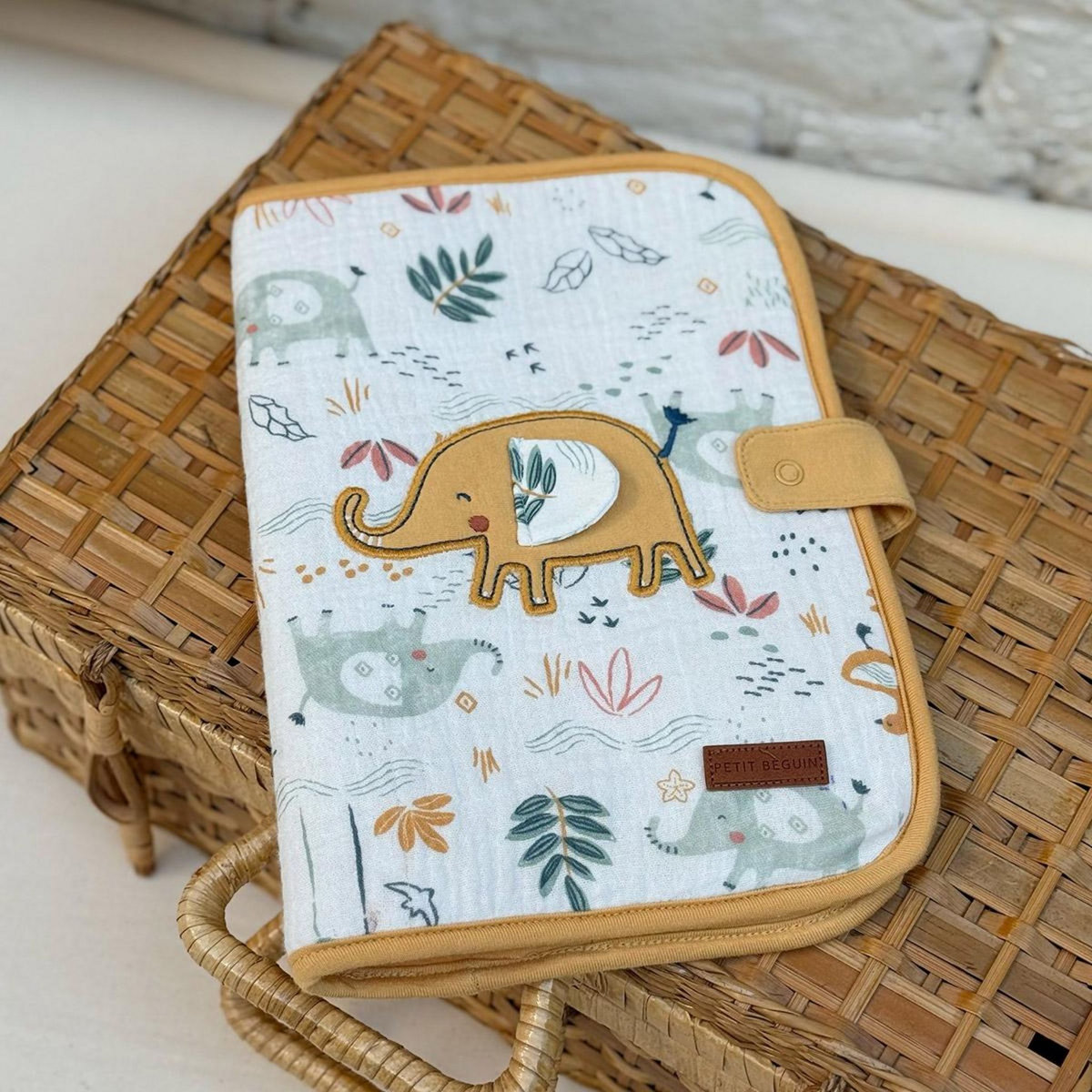 Petit Béguin Protège carnet de santé Hawaiki