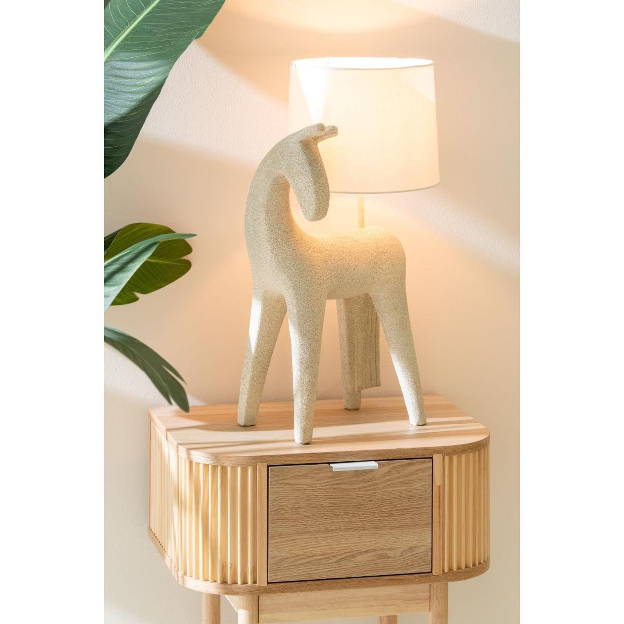 Voir la diapositive 5 : J-LINE Lampe à poser cheval  morris  56cm beige