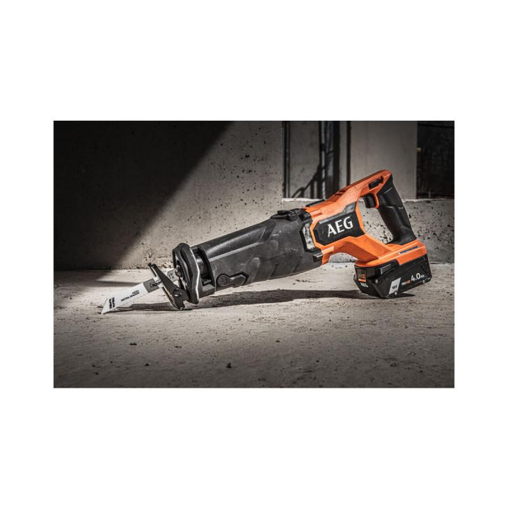 Voir la diapositive 5 : AEG Pack AEG Scie sabre - BUS18BL2-0 - 18V Brushless - 1 batterie 2.0Ah - 1 chargeur - SETL1820S