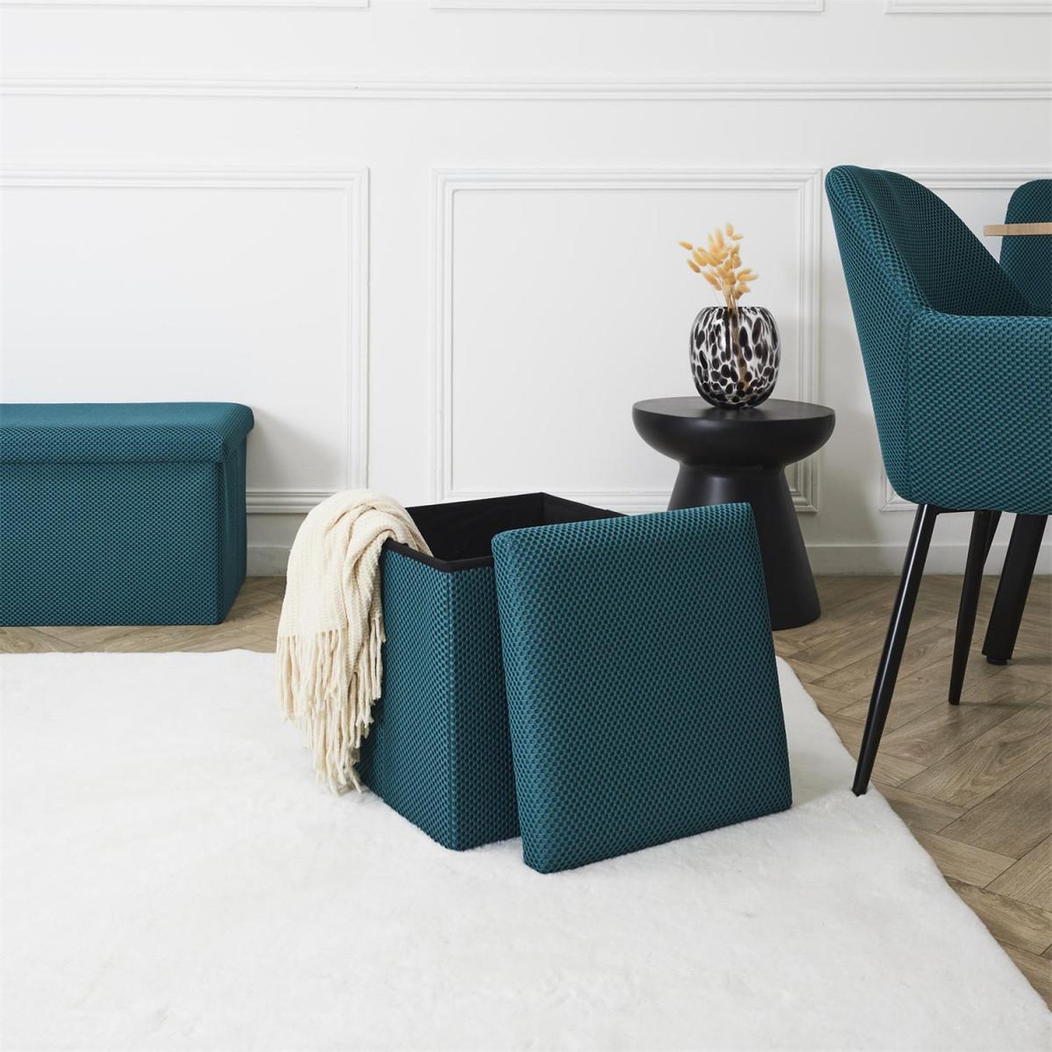 Voir la diapositive 6 : The Home Deco Factory Pouf coffre pliable  atome  38cm bleu