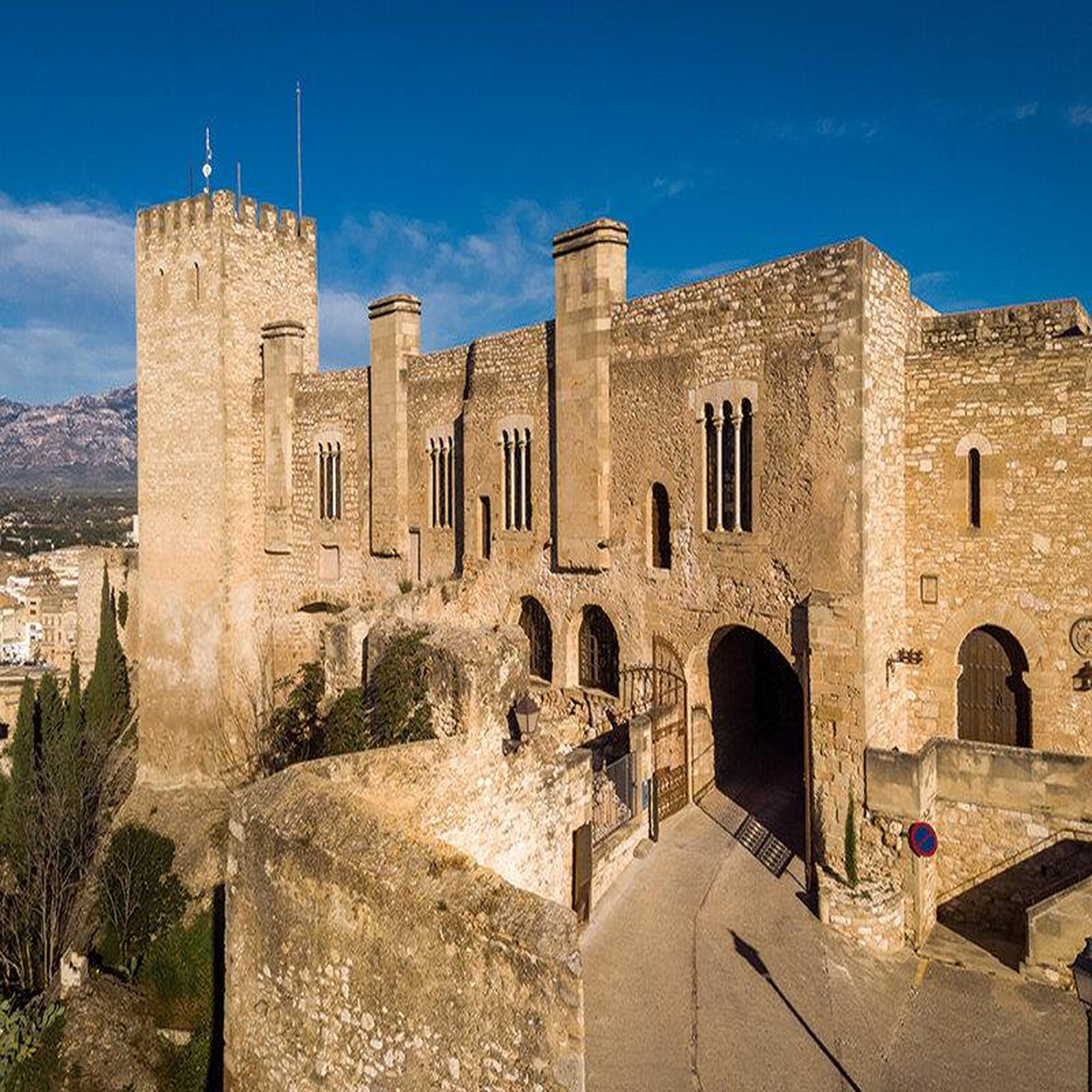Voir la diapositive 2 : Smartbox Un goût d'histoire en espagne : 1 nuit et 1 déjeuner ou 1 dîner dans une demeure historique - coffret cadeau séjour