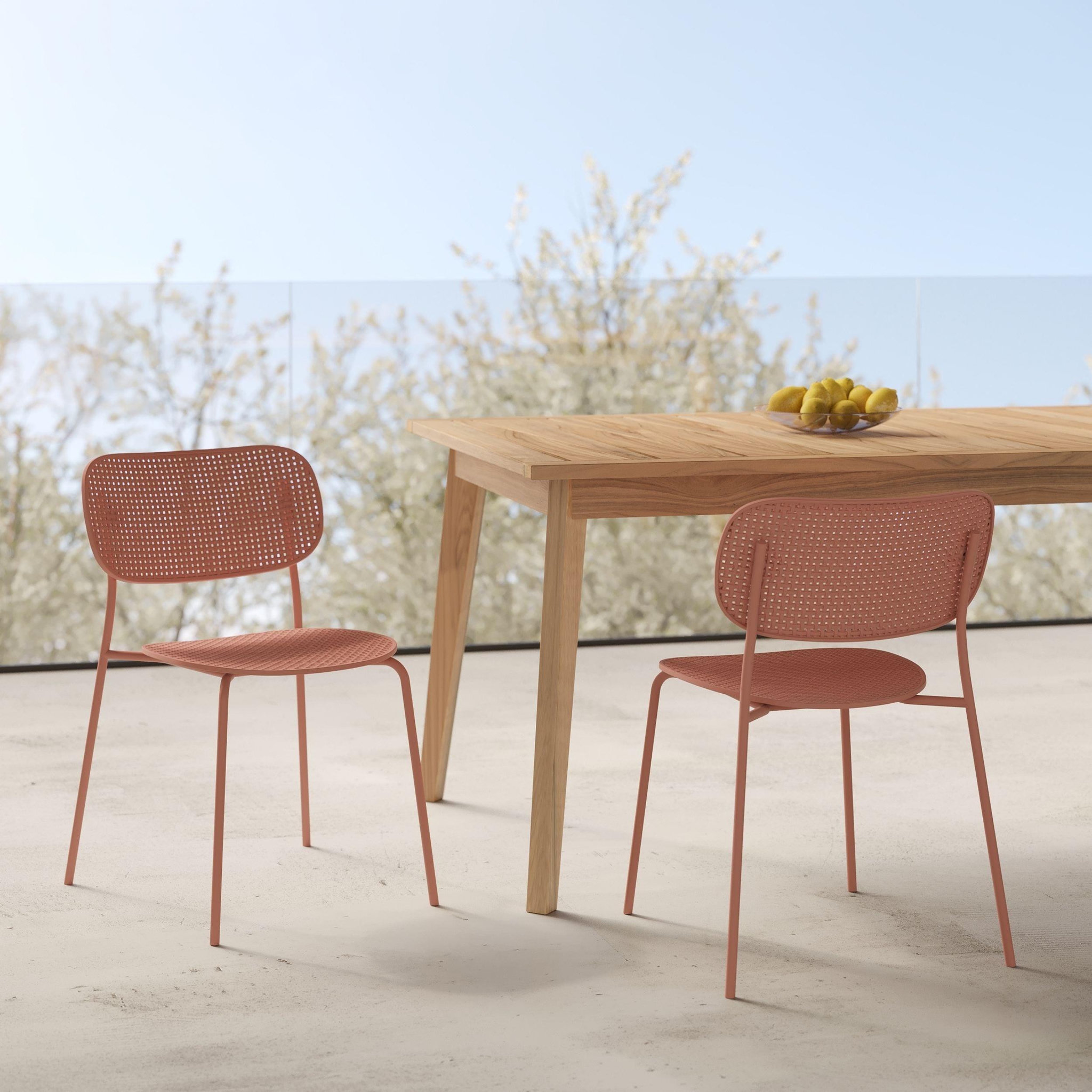 Voir la diapositive 2 : MAISON PAVANE Lot de 2 chaises de jardin empilables en plastique vieux rose-géa