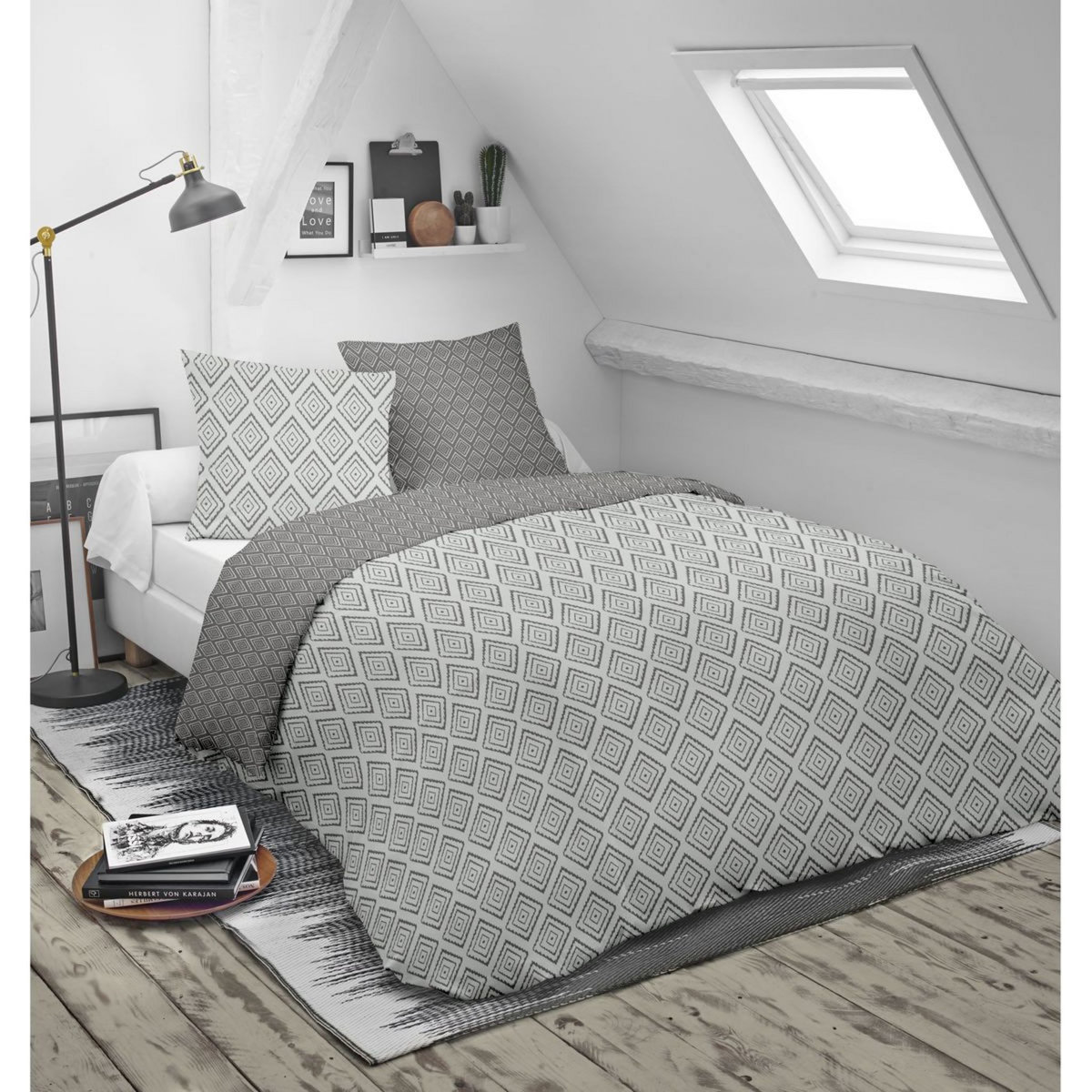 BLANREVE Couette fantaisie double face imprimée en microfibre PATSY