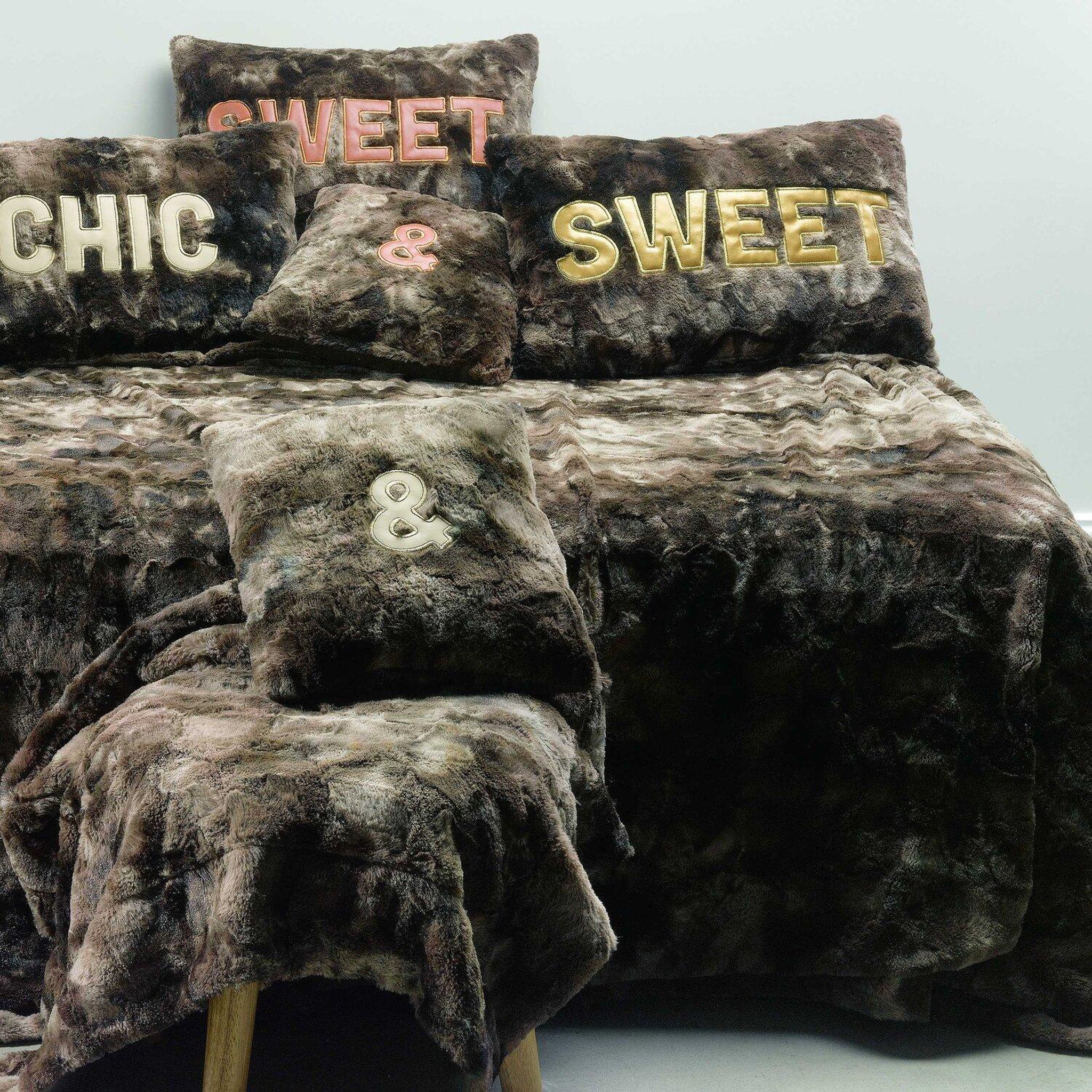Voir la diapositive 3 : Les Ateliers du Linge Plaid 100%polyester