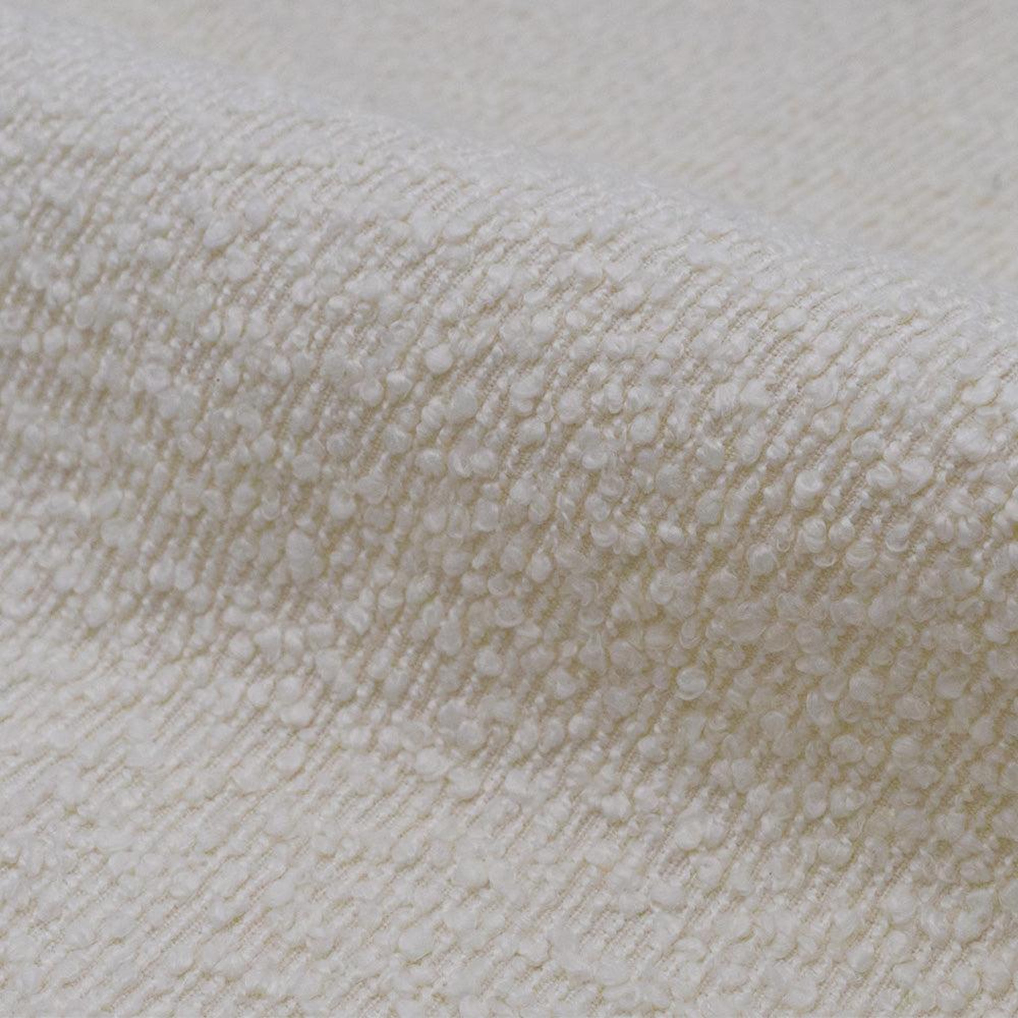 Voir la diapositive 3 : MAISON PAVANE Lot de 2 chaises en tissu bouclé beige et pieds en métal-cosette