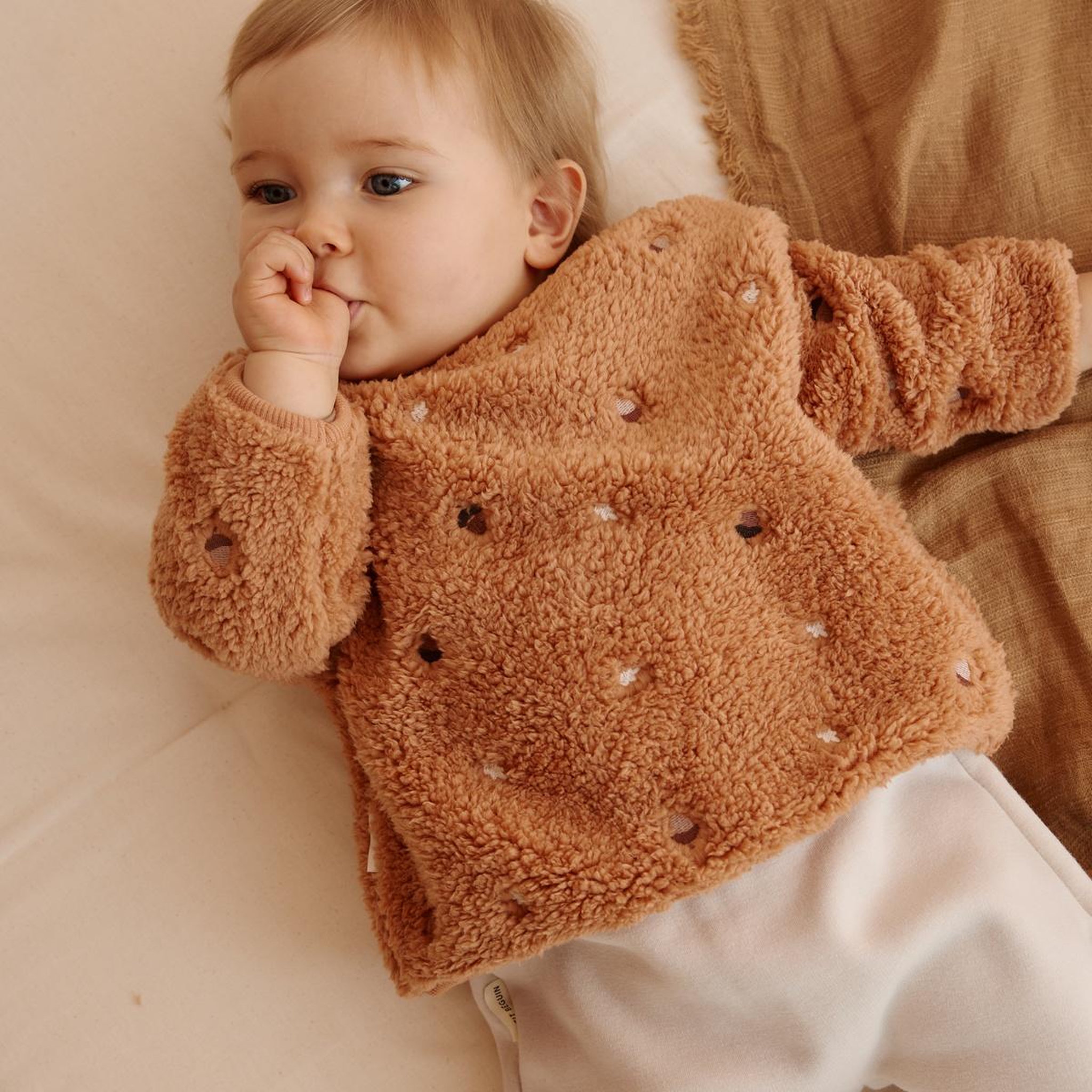 Voir la diapositive 4 : PETIT BEGUIN Sweat-shirt bébé en sherpa caramel