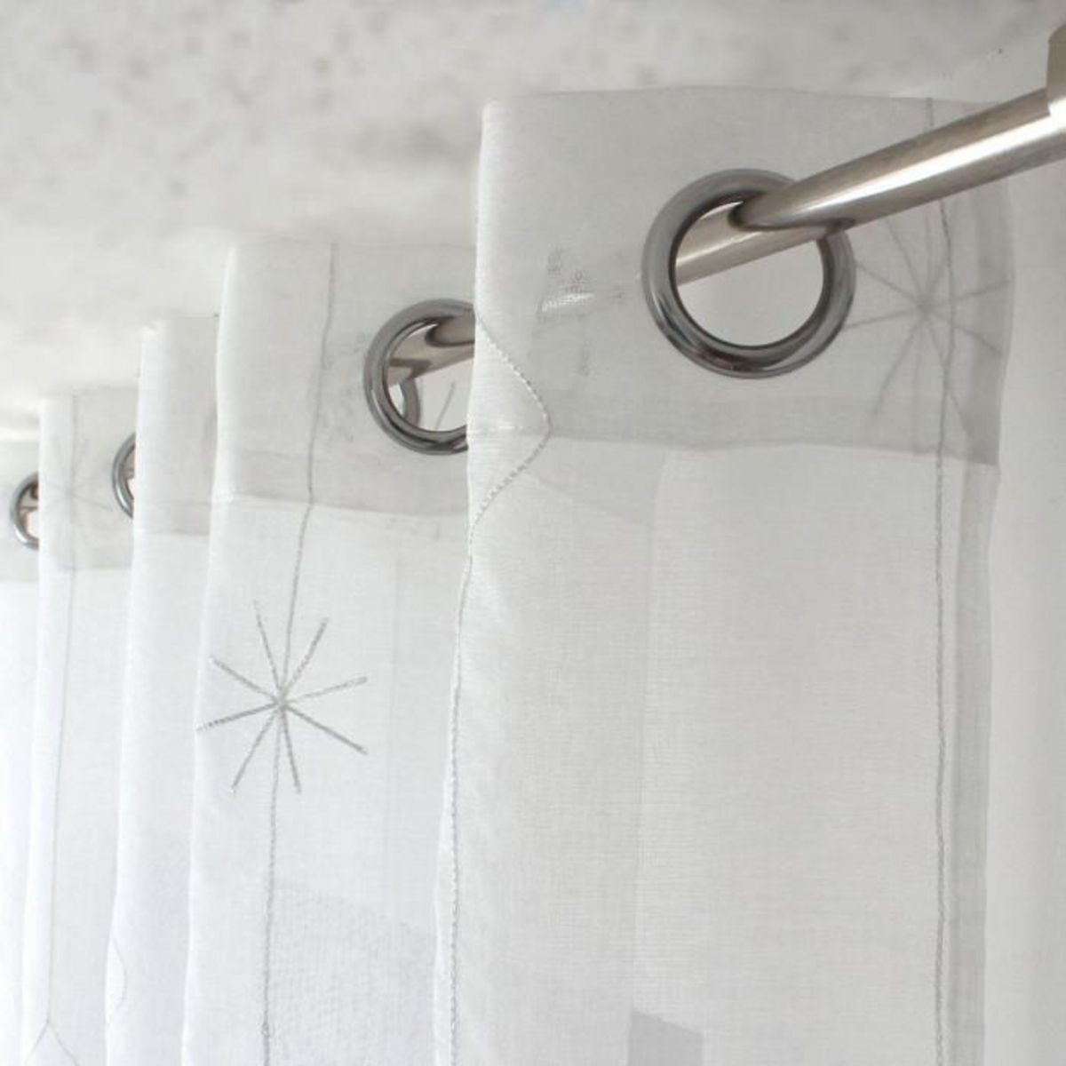 Paris Prix Rideau Voilage Brodé  Noël  140x240cm Blanc & Argent