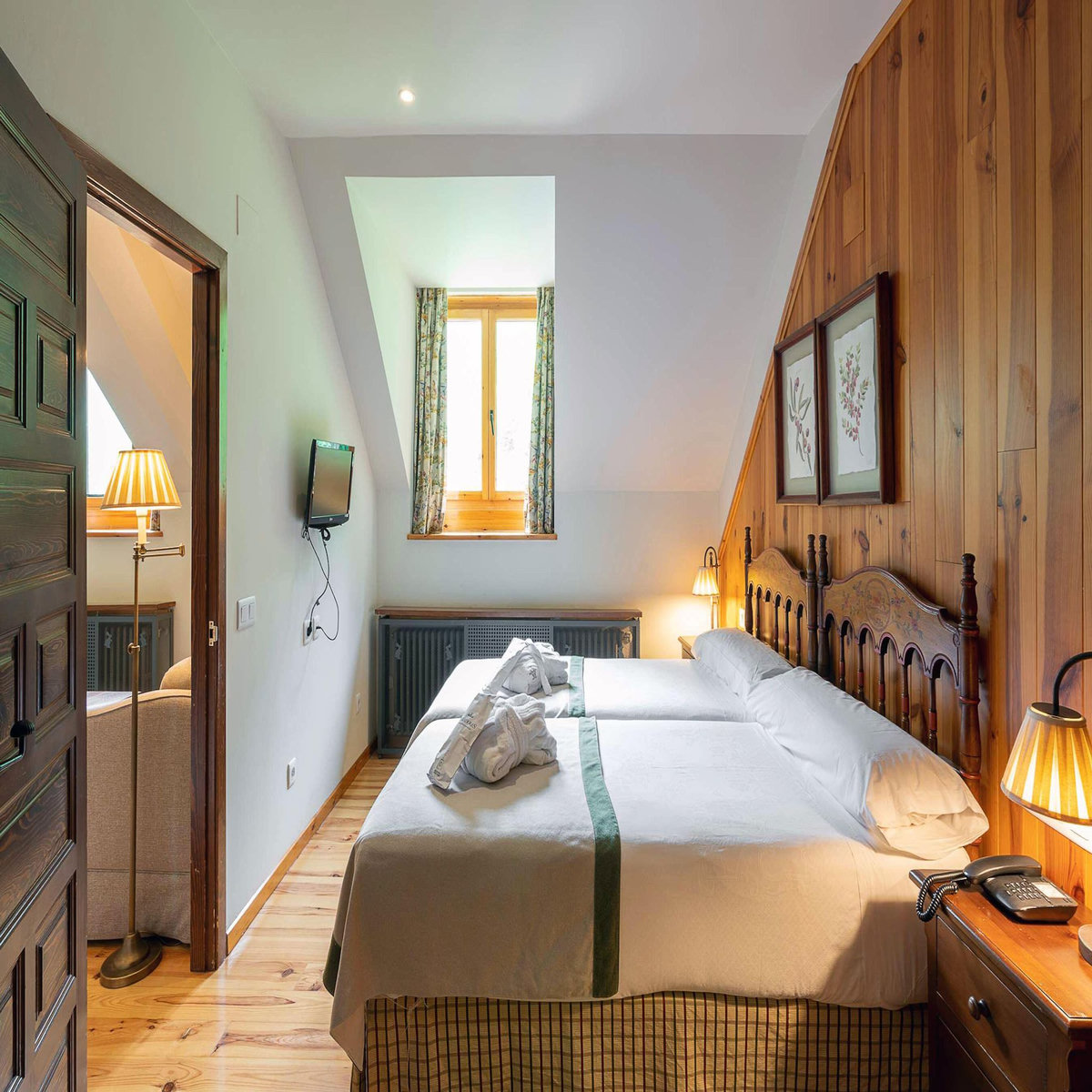 Smartbox Séjour en Espagne : 3 jours avec petits-déjeuners dans un Parador 4* en duo - Coffret Cadeau Séjour