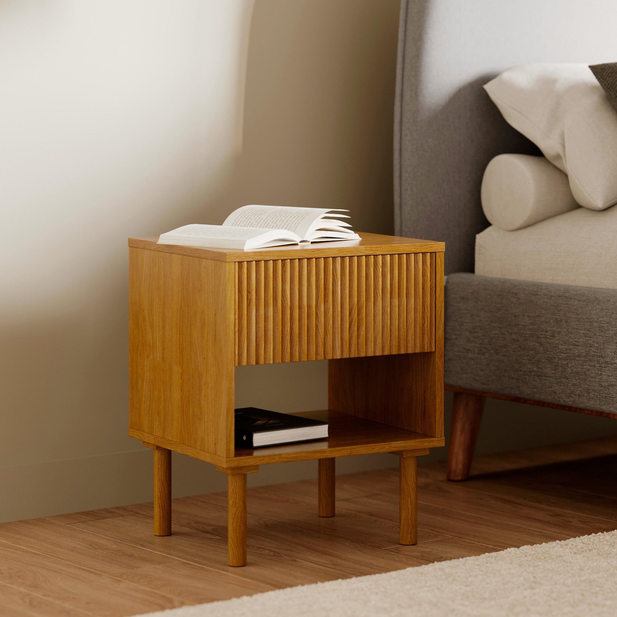 Voir la diapositive 2 : MAISON PAVANE Table de chevet en bois d'hévéa massif 1 tiroir-inès