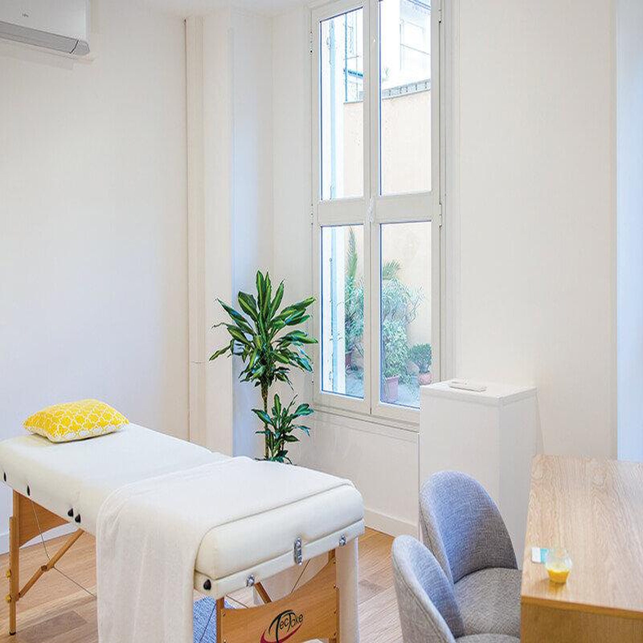 Voir la diapositive 4 : Smartbox Massage relaxant pour future maman - coffret cadeau bien-être