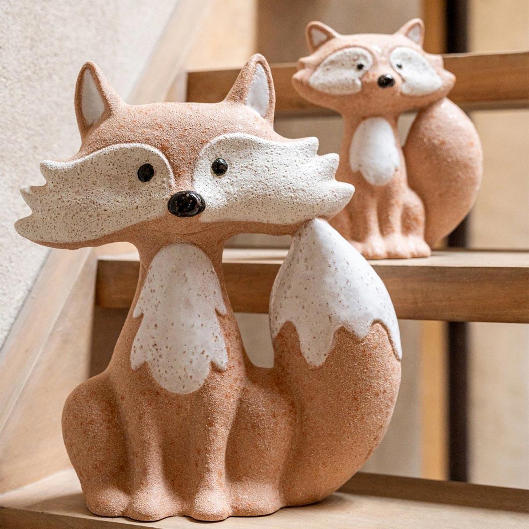Voir la diapositive 4 : J-LINE Statuette déco renard  maël  23cm orange