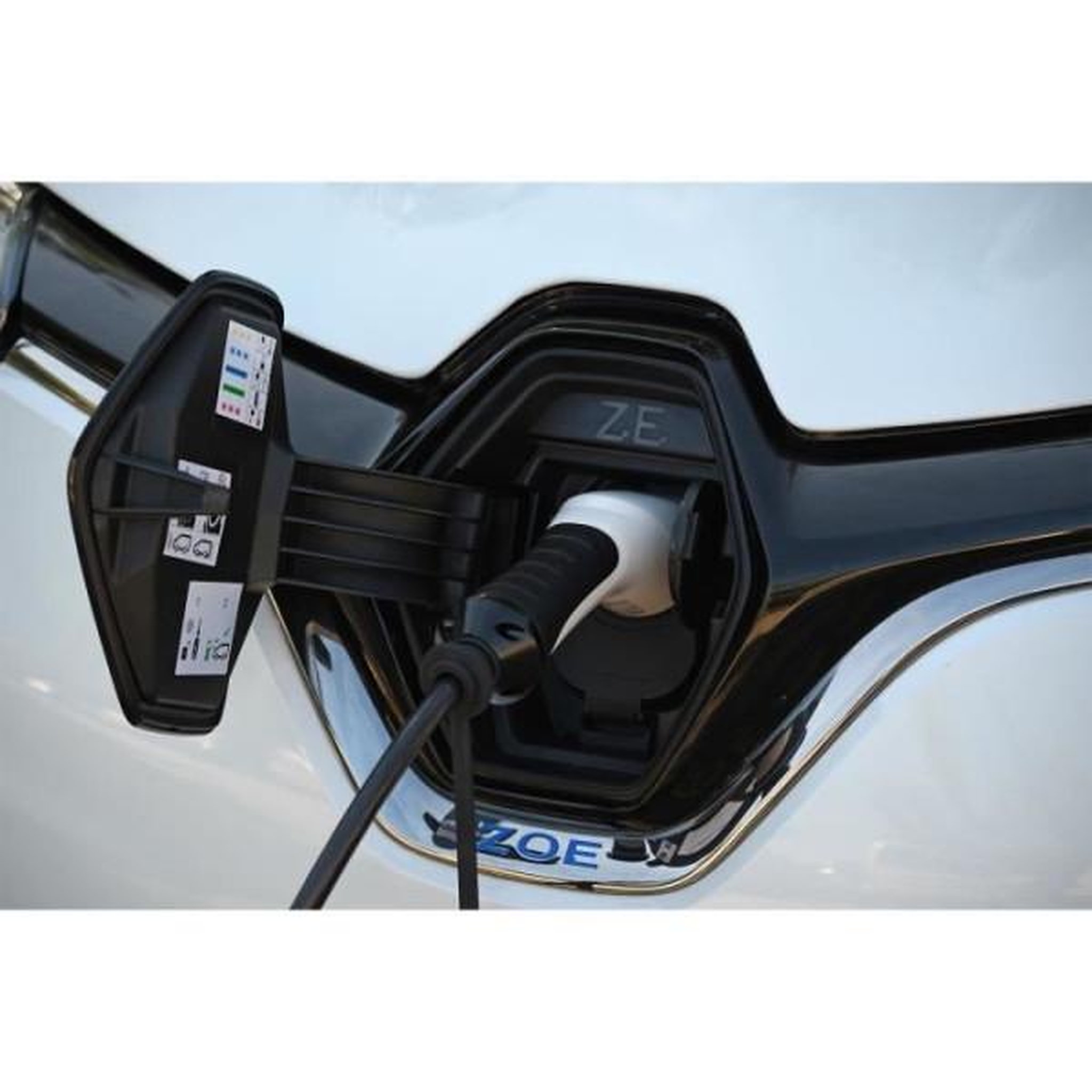 Voir la diapositive 6 : AEG Câble de charge - aeg - 5123 - 16a pour véhicules électriques & hybrides rechargeables - 5m - triphasé 16a 480v ac
