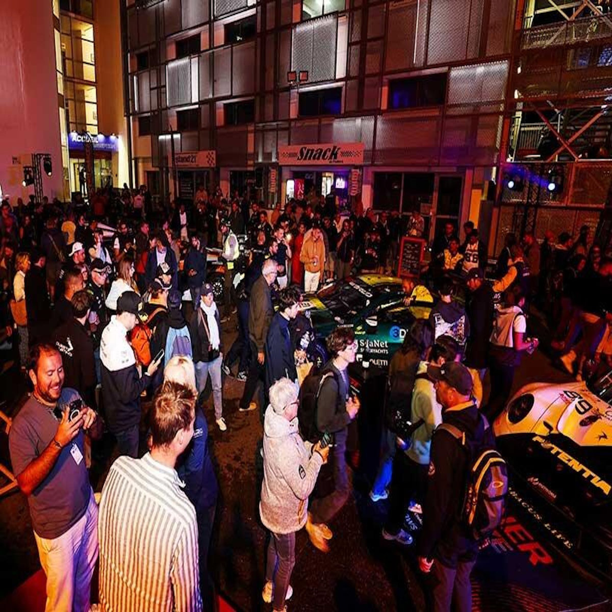 Smartbox Immersion VIP au GT World Challenge Europe 2026 à Magny-Cours pour 2 passionnés - Coffret Cadeau Multi-thèmes