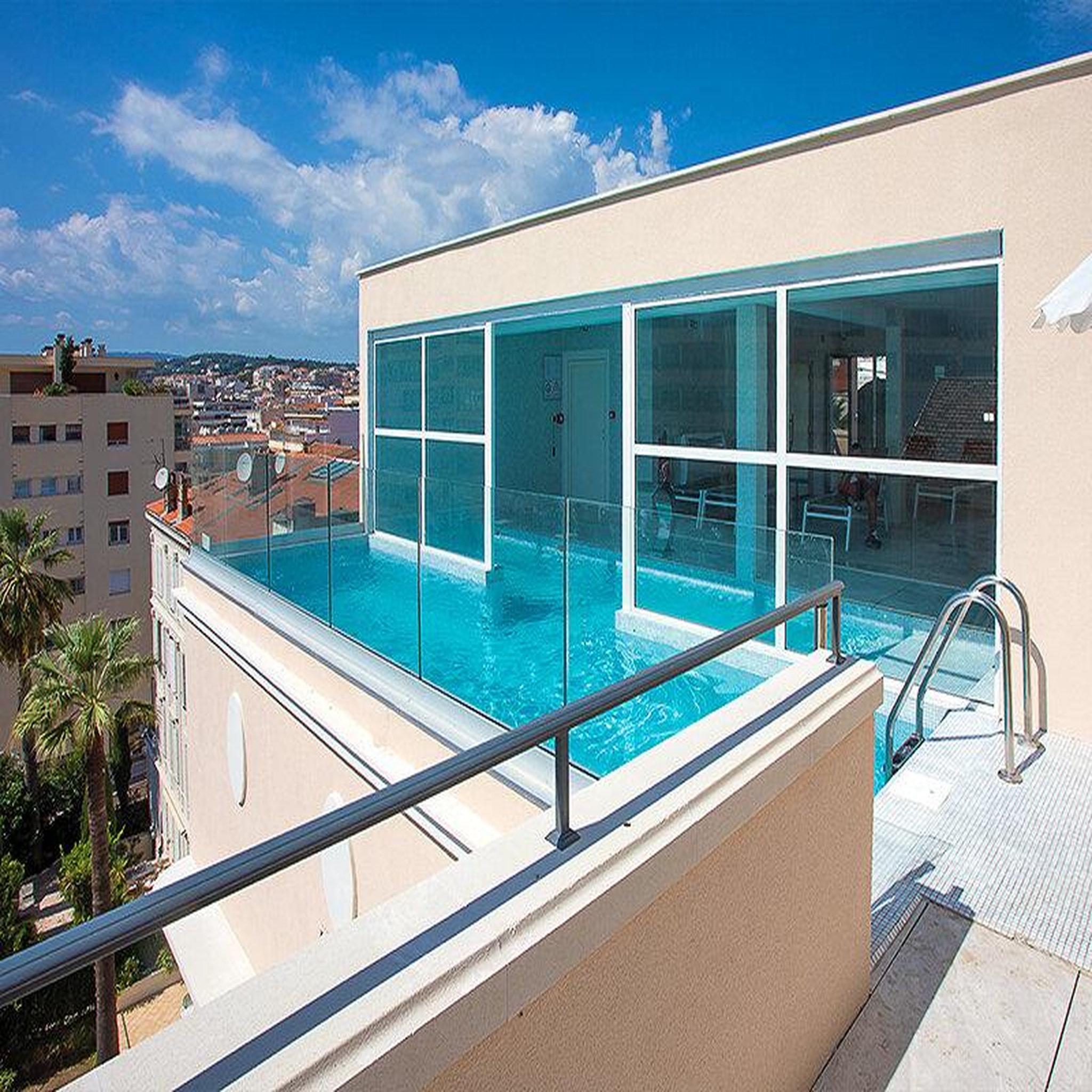 Voir la diapositive 5 : Smartbox 2 nuit en hôtel 4 étoiles avec accès spa à cannes - coffret cadeau séjour