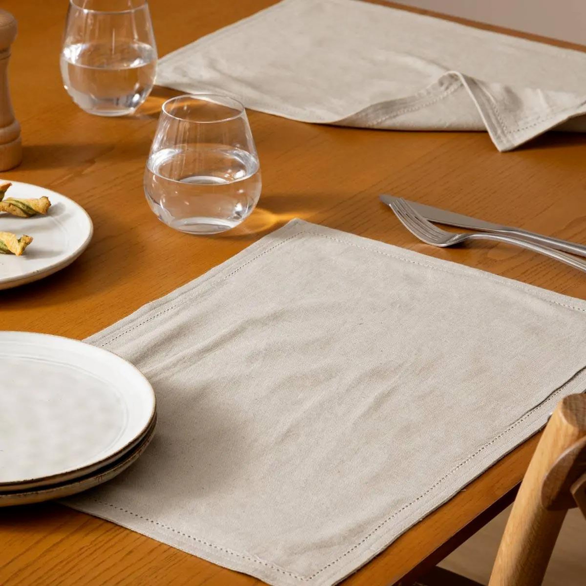 Voir la diapositive 4 : SECRET DE GOURMET Set de table en lin  elina  30x45cm gris