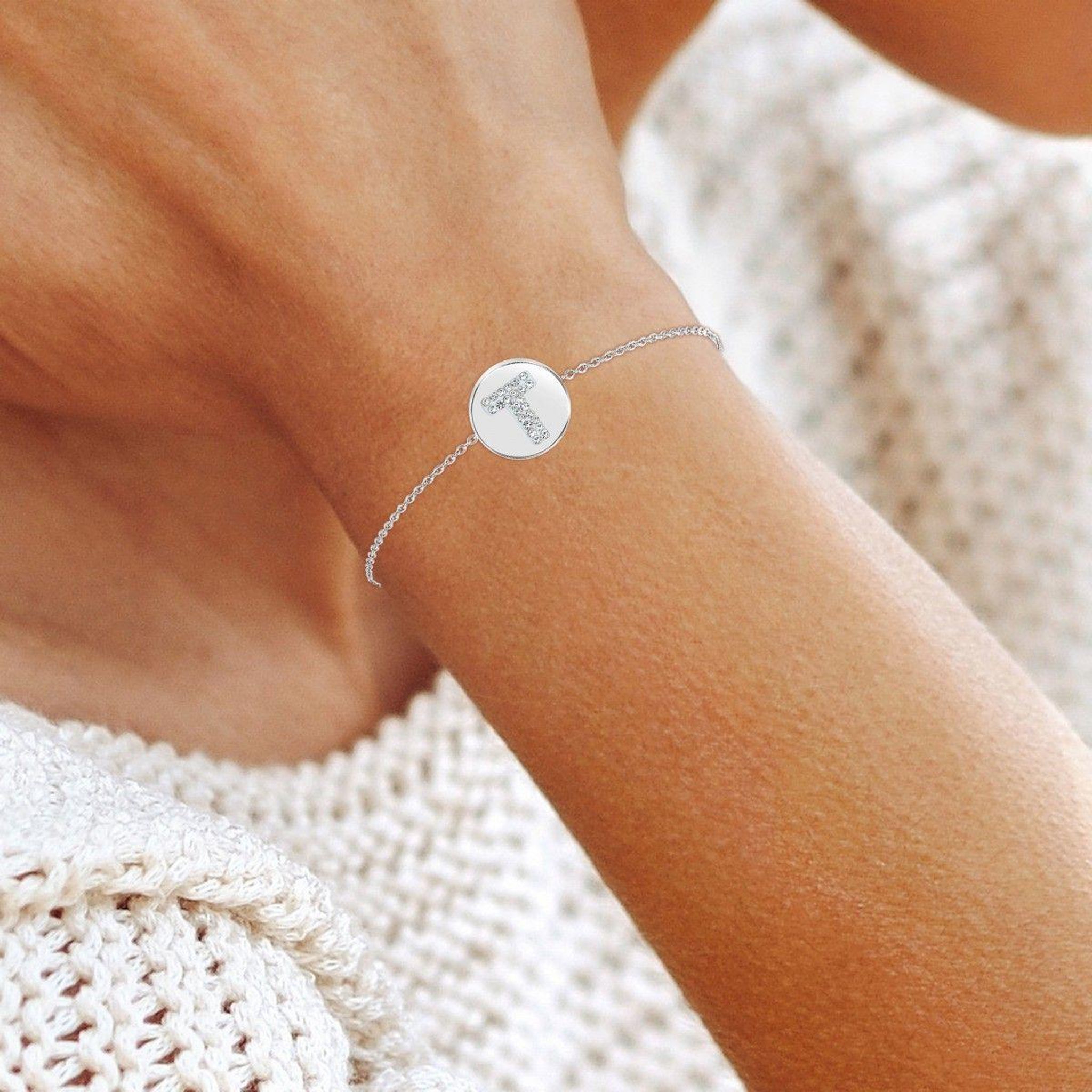 Voir la diapositive 2 : SC CRYSTAL Bracelet alphabet lettre T par SC Crystal