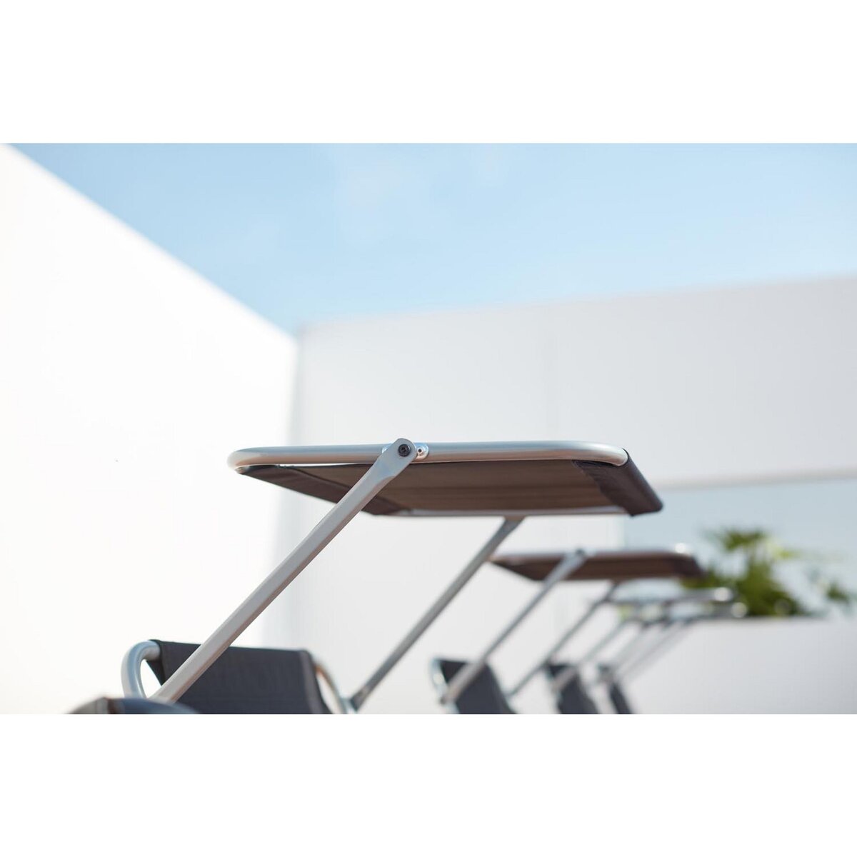 CONCEPT USINE Lot de 2 transats noirs avec pare soleil PALOPO