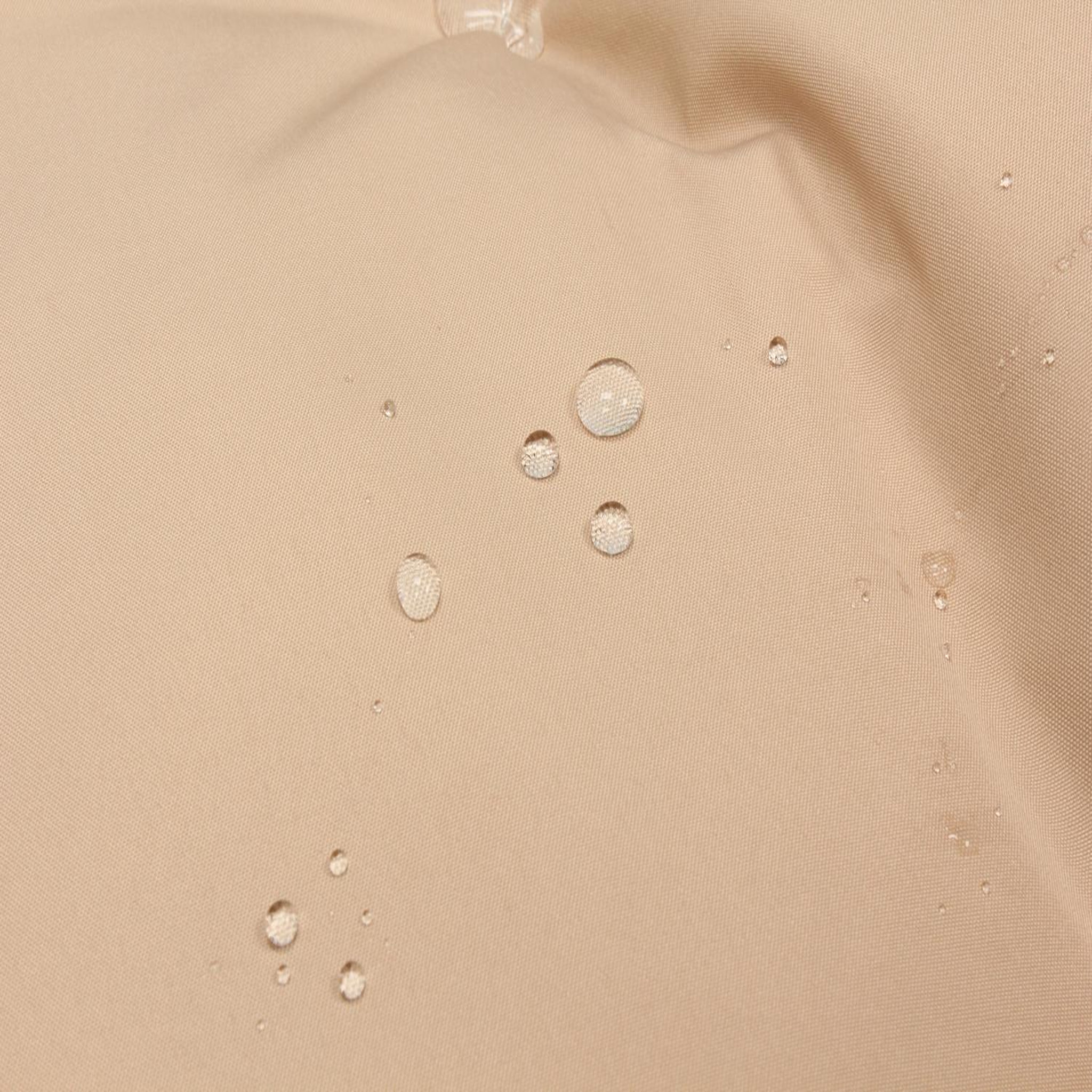 Voir la diapositive 4 : CONCEPT USINE Fauteuil œuf sur pied en résine beige effet rotin JANE