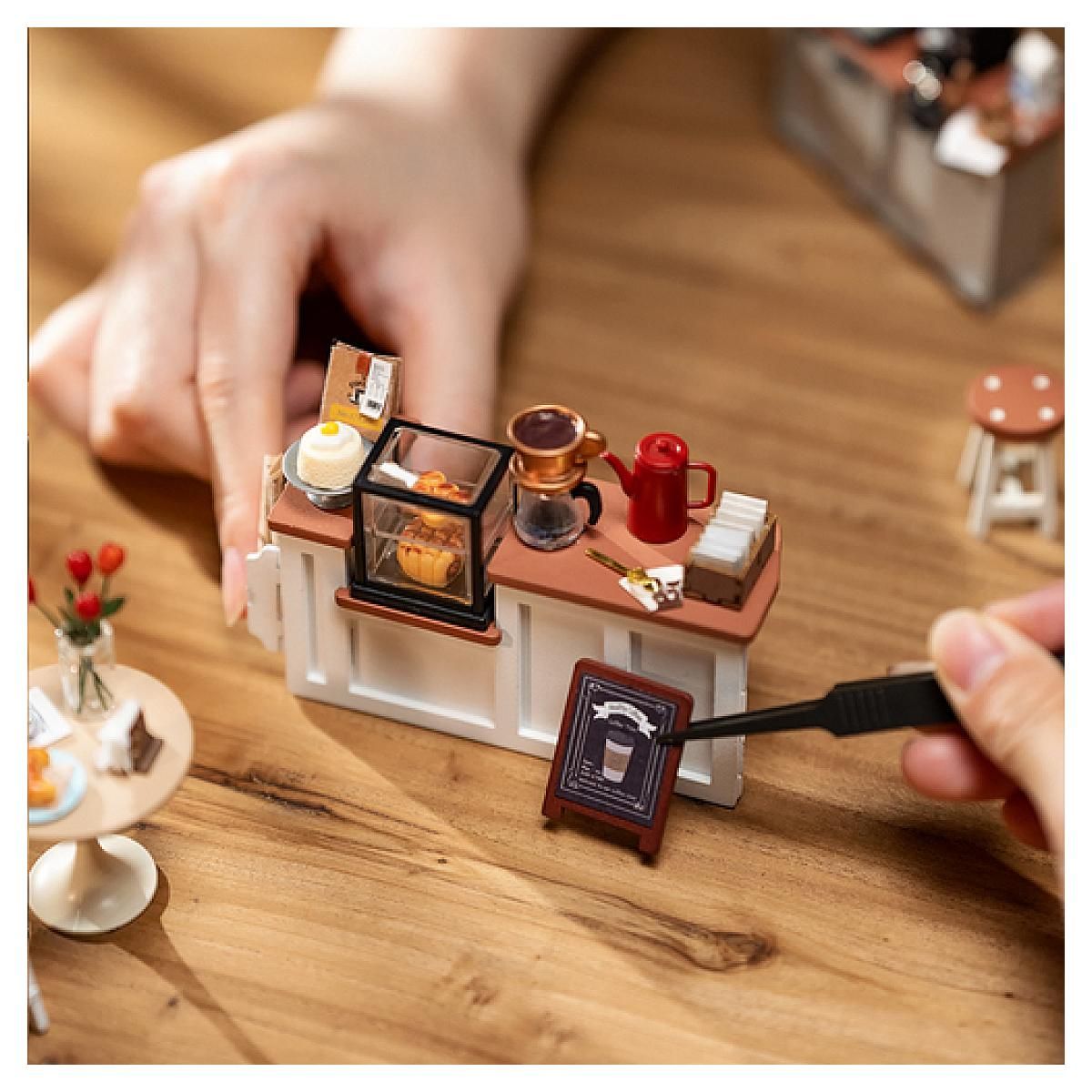 ROBOTIME Maquette Coffee Shop No 17