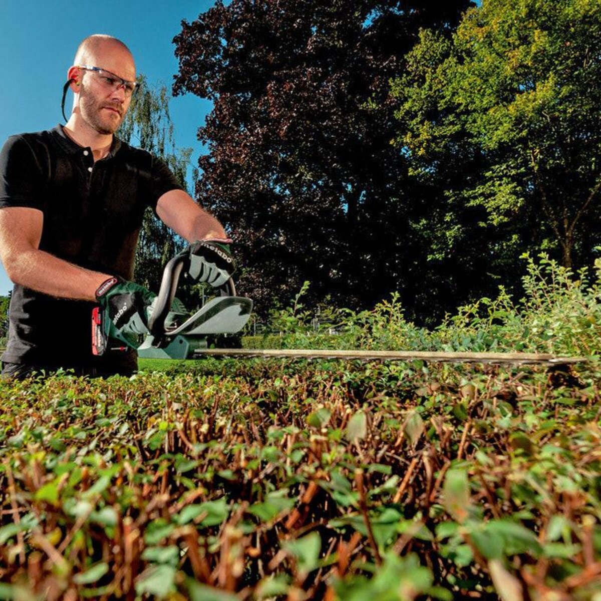 METABO Taille-haies METABO AHS 18-55 V (2 x 4,0 Ah)