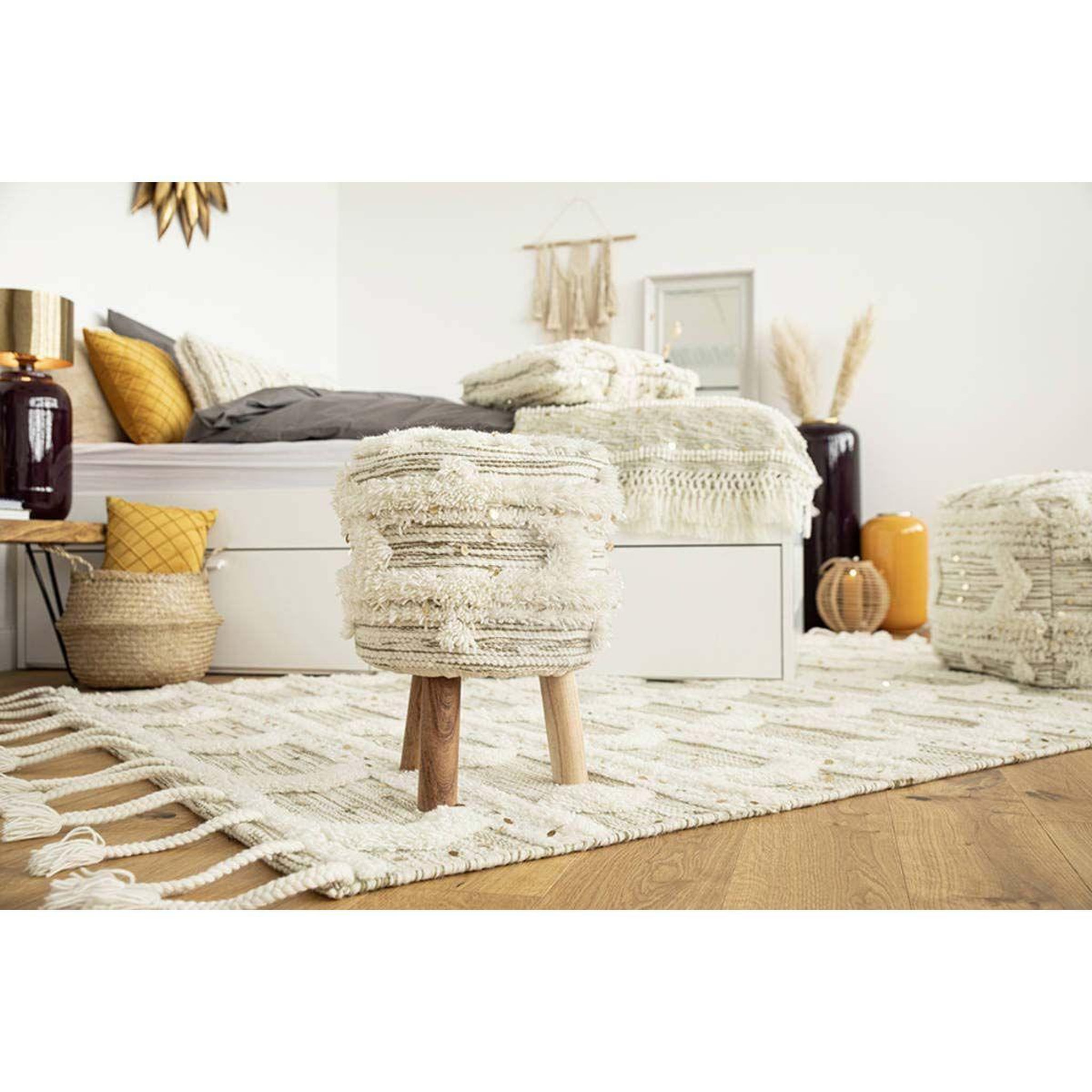 Voir la diapositive 4 : Paris Prix Tabouret Bohème Fait à la Main  Bohist IV  50cm Crème & Kaki
