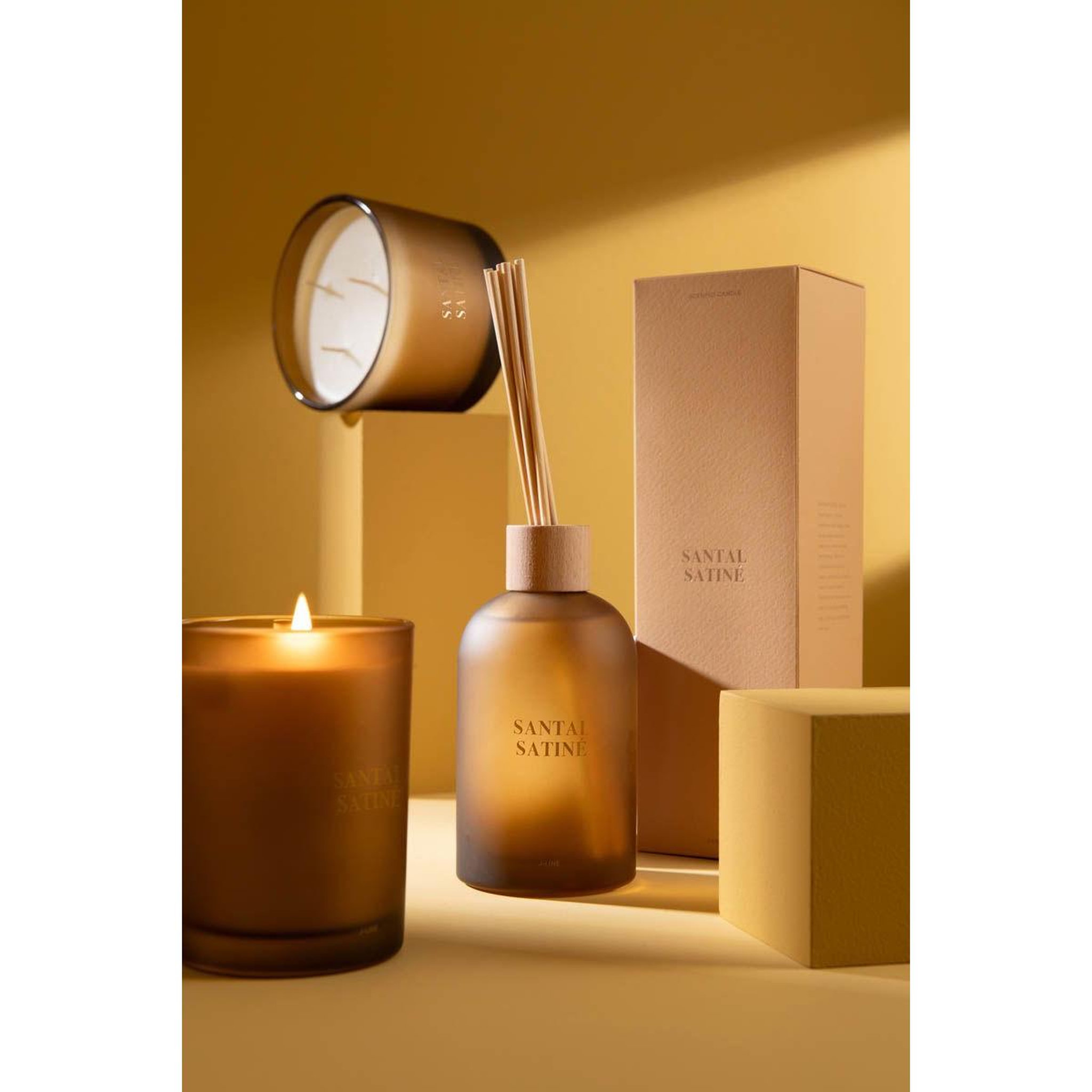 Voir la diapositive 6 : J-LINE Diffuseur de parfum  accords essentiels  250ml santal satiné