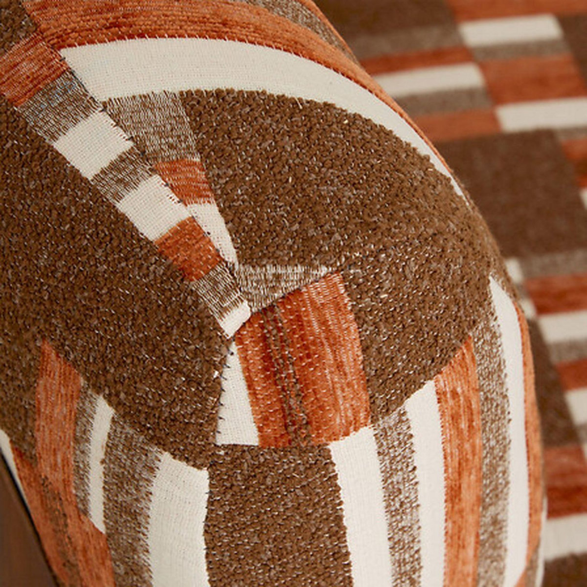 ATMOSPHERA Fauteuil en chenille avec pieds en bois effet noyer CALIX - Marron