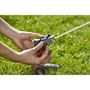 Voir la diapositive 2 : Gardena Arroseur GARDENA -canon sur pic Comfort – Portée réglable 12.5m max – Superficie max 490m² – Jardin XL – Garantie 5 an