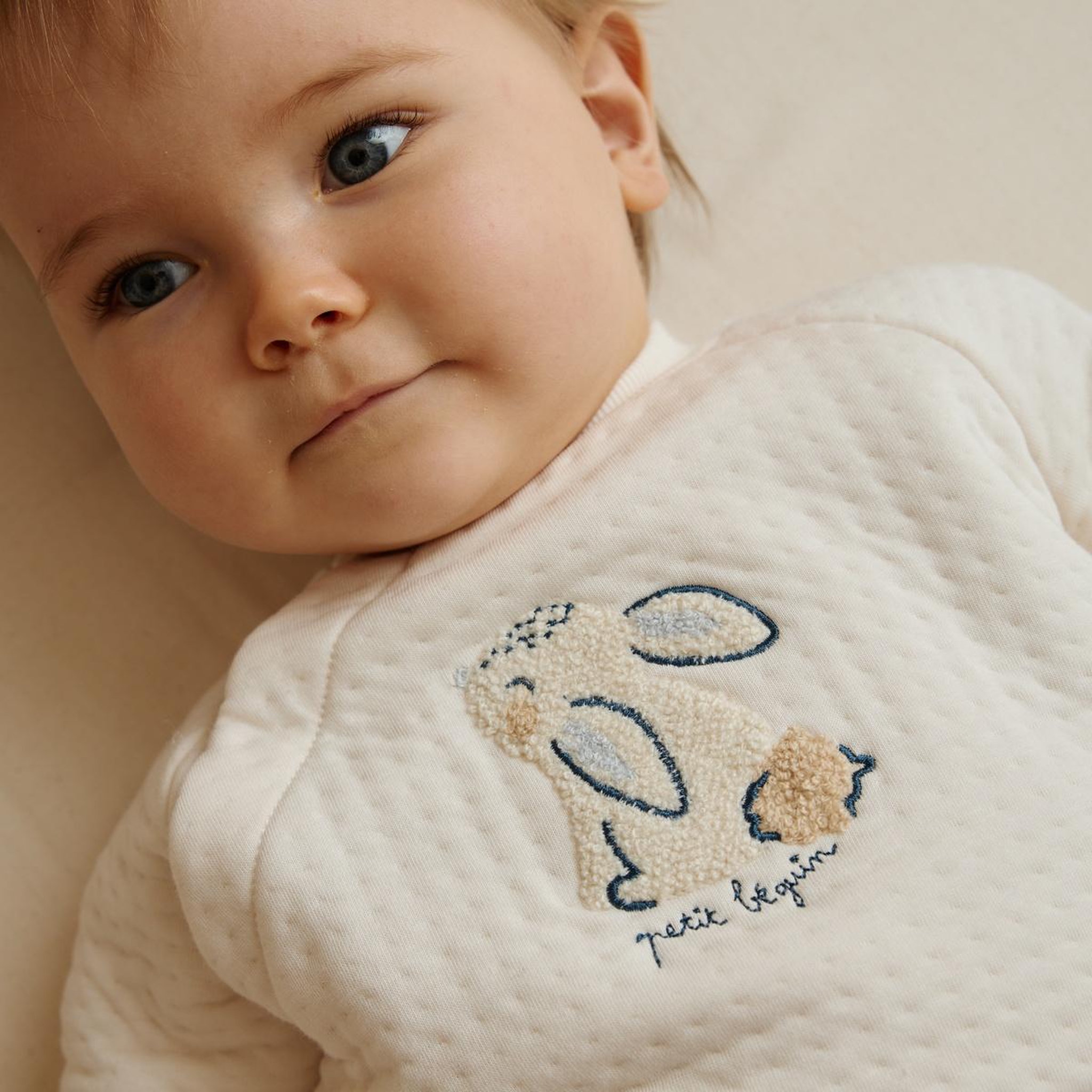 Voir la diapositive 5 : PETIT BEGUIN Sweat-shirt bébé voix lactée