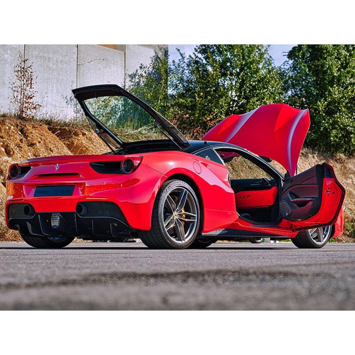 Smartbox Stage de pilotage : 5 tours sur le circuit de Pouilly-en-Auxois en Ferrari 488 GTB - Coffret Cadeau Sport & Aventure