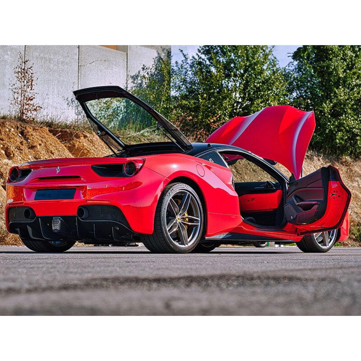 Smartbox Stage de pilotage : 5 tours sur le circuit de Pouilly-en-Auxois en Ferrari 488 GTB - Coffret Cadeau Sport & Aventure