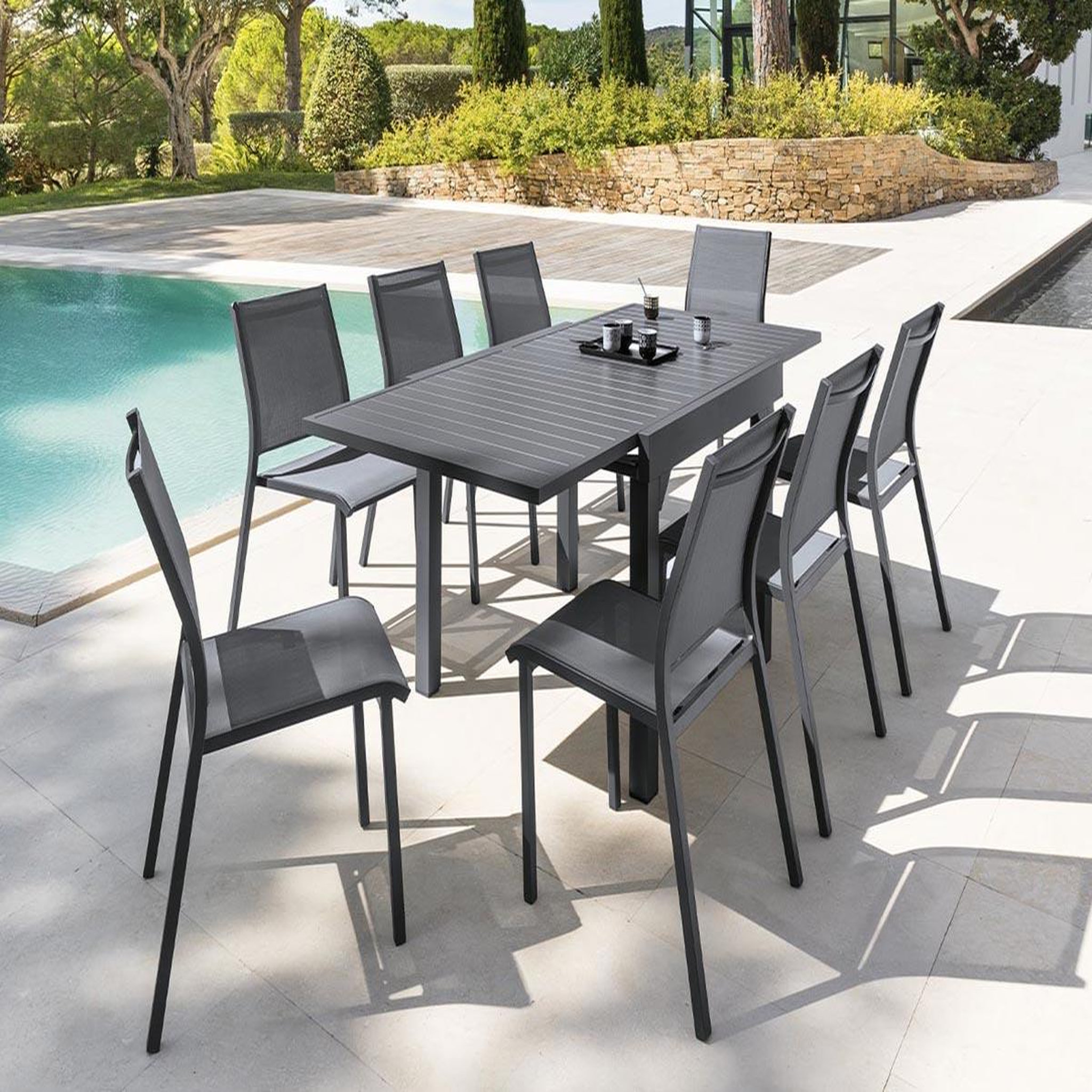 Voir la diapositive 2 : HESPERIDE Table extensible carrée alu Piazza 4/8 places Graphite - Hespéride