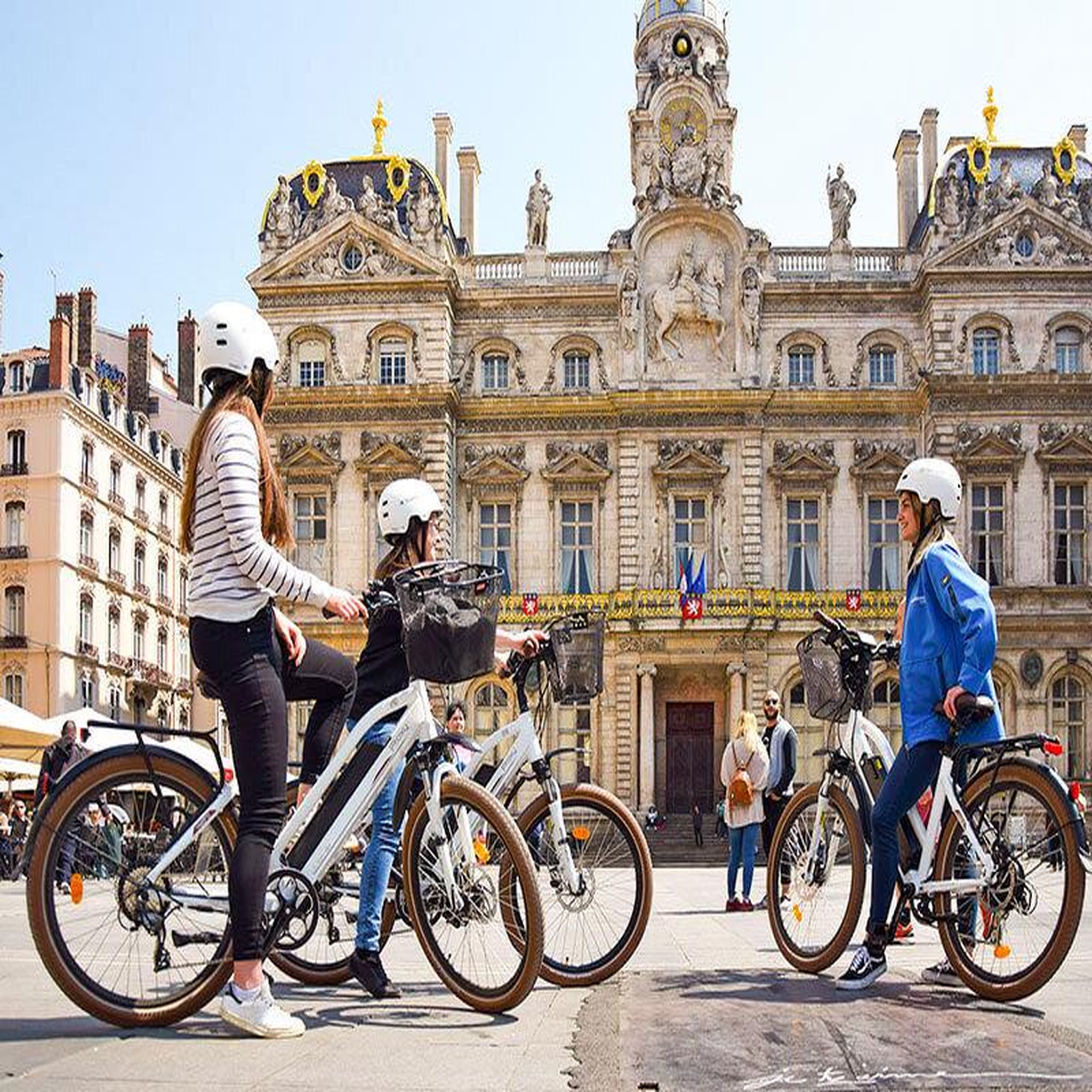 Voir la diapositive 3 : Smartbox Découvertes culturelles musées, visites, balades ludiques... - coffret cadeau multi-thèmes
