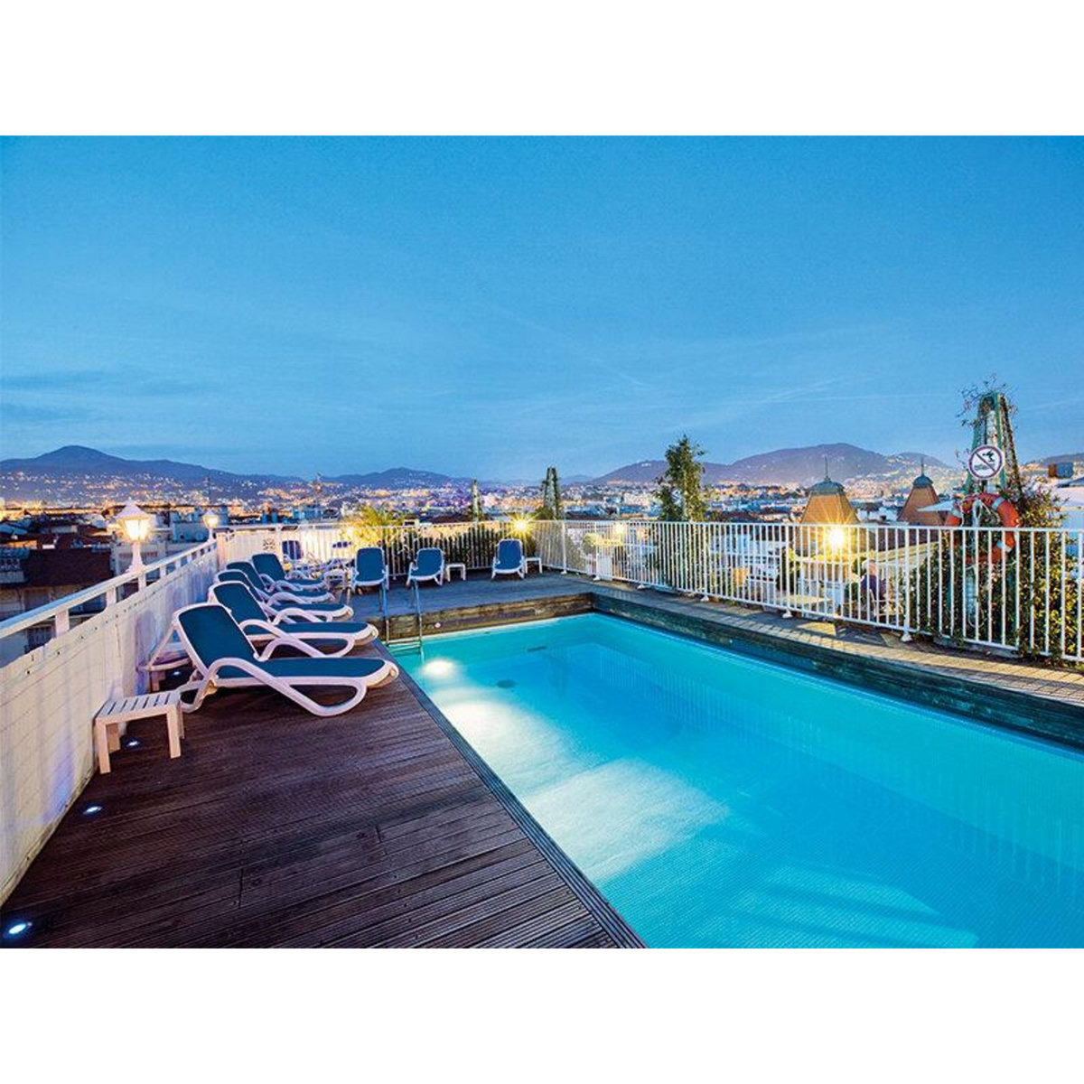 Smartbox 2 jours en hôtel 4* à Nice avec accès à l'espace détente - Coffret Cadeau Séjour