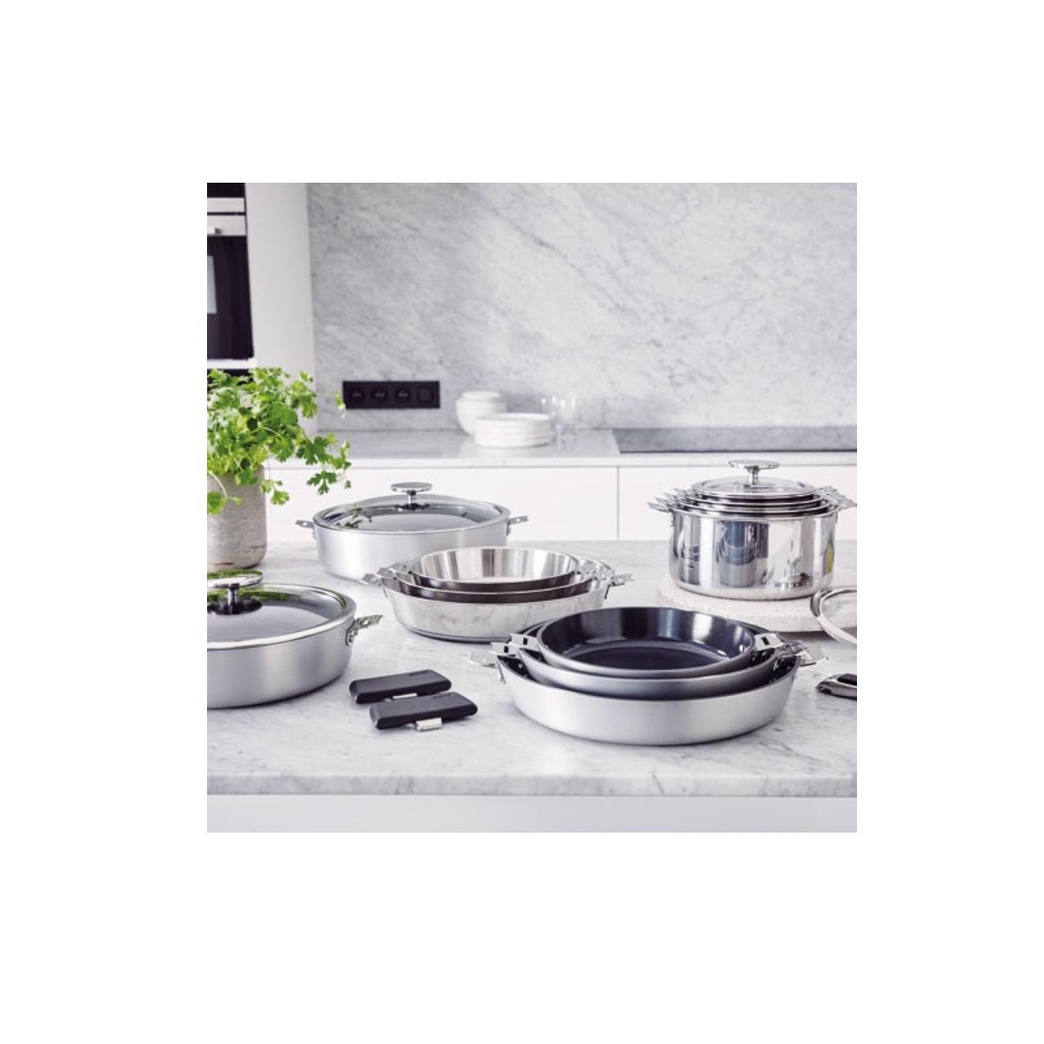 Voir la diapositive 5 : Beka Série de 3 casseroles inox 16/18/20cm - 101210