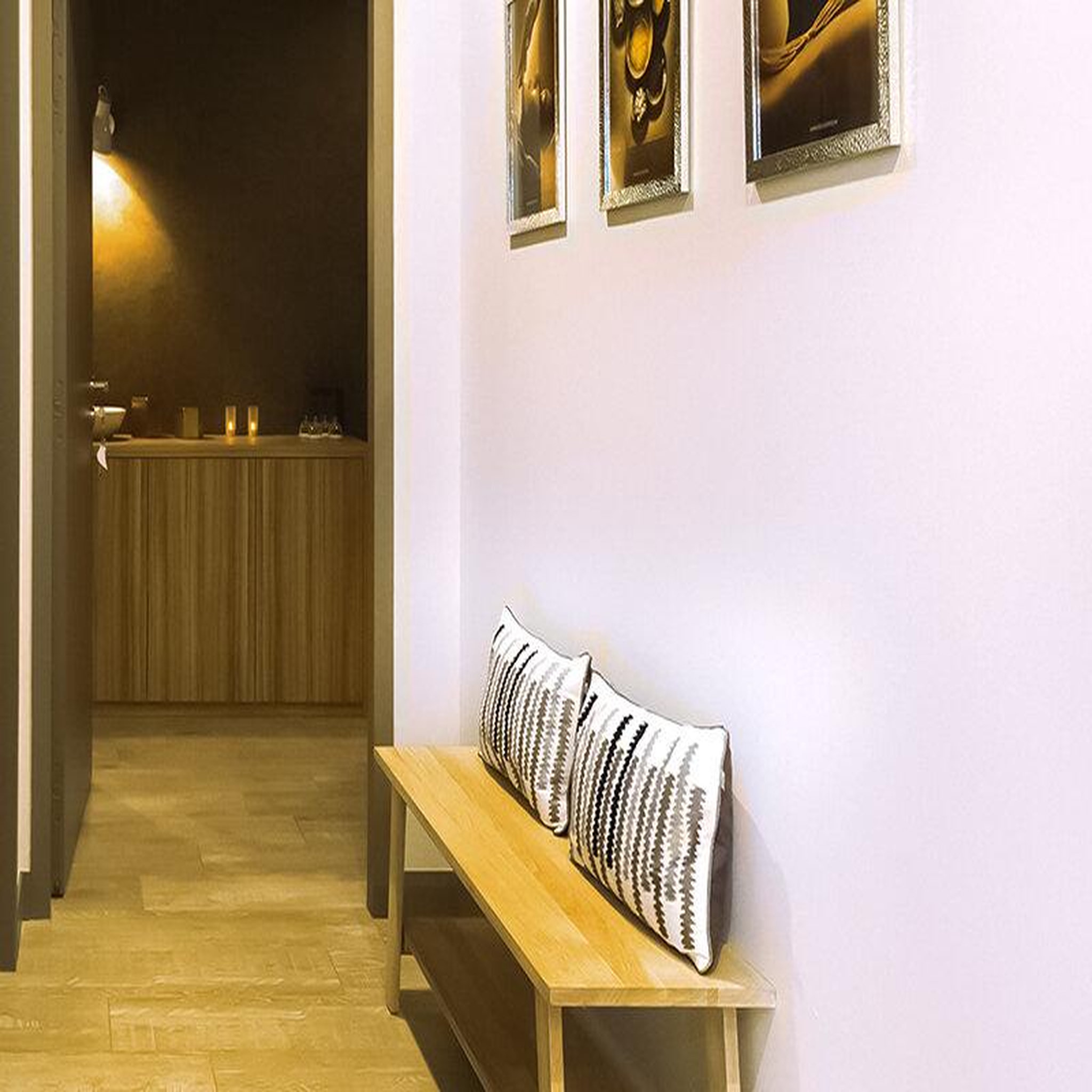 Voir la diapositive 4 : Smartbox Pause bien-être d'1h40 avec soin, massage et gommage pour 2 près de nantes - coffret cadeau bien-être