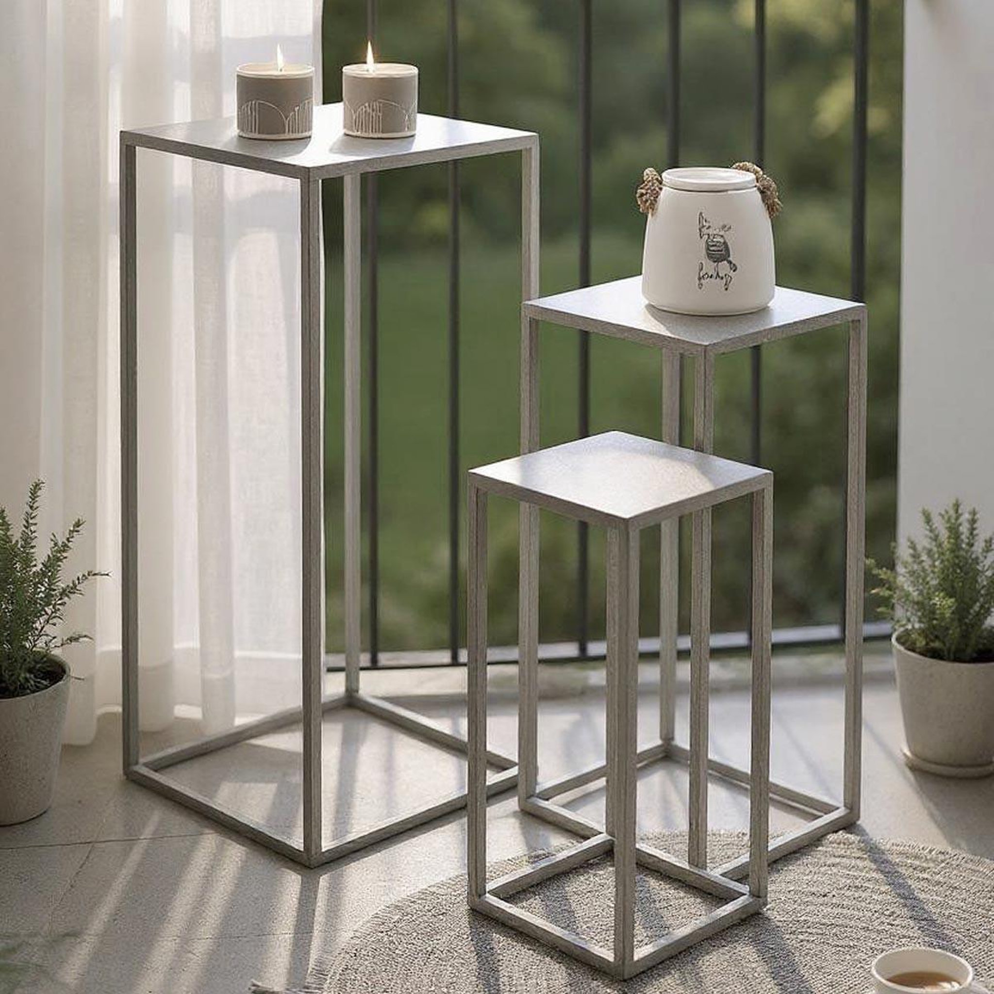 Voir la diapositive 4 : Paris Prix Lot de 3 sellettes gigognes  violette  70cm gris