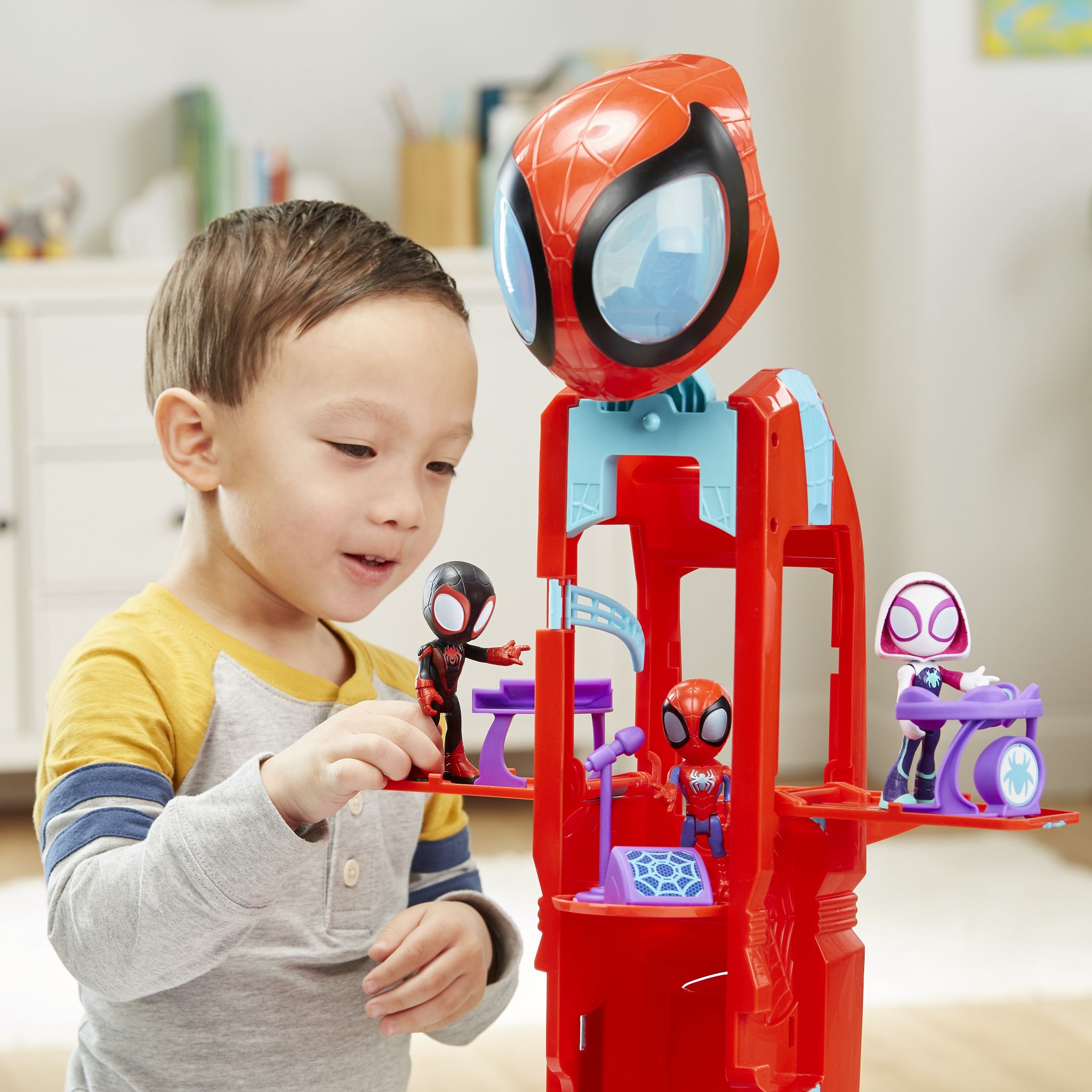 HASBRO Quartier Général Arachno-mobile de Spidey