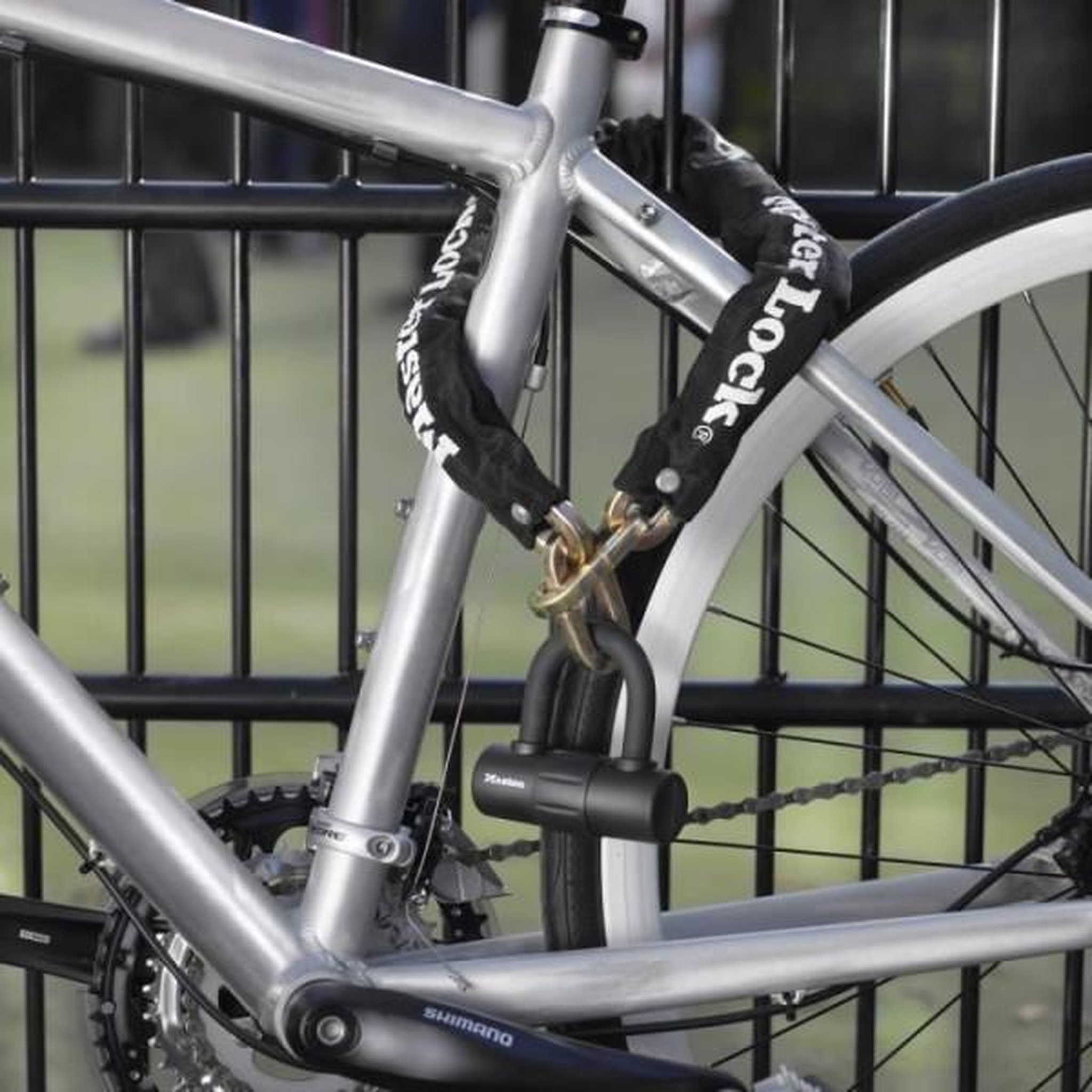 Voir la diapositive 5 : Master lock Master Lock Chaîne avec serrure Mini U Acier 90 cm x 10 mm 8234EURDPRO
