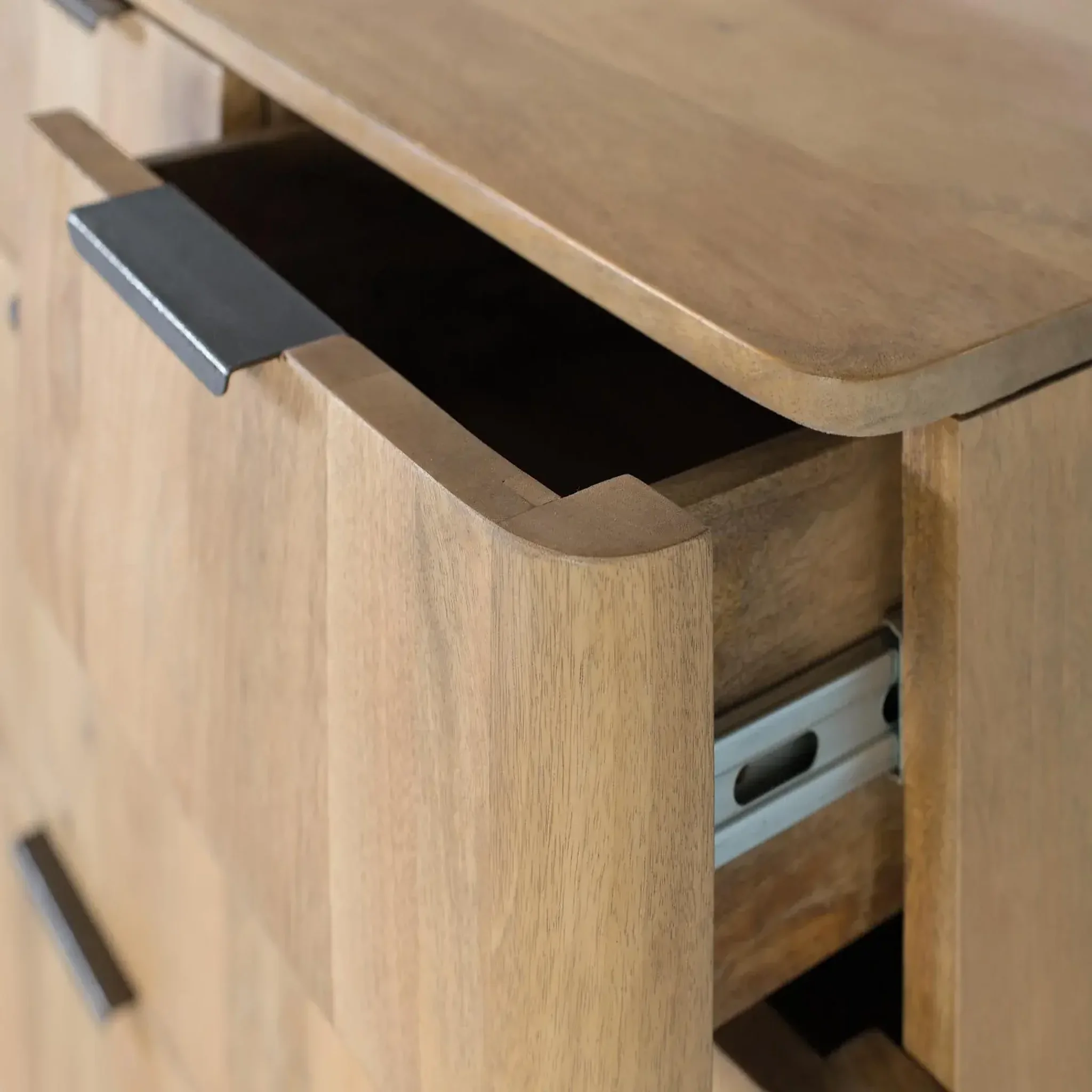 Voir la diapositive 2 : GINER Y COLOMER SL Commode en bois de manguier 85 cm style rustique moderne