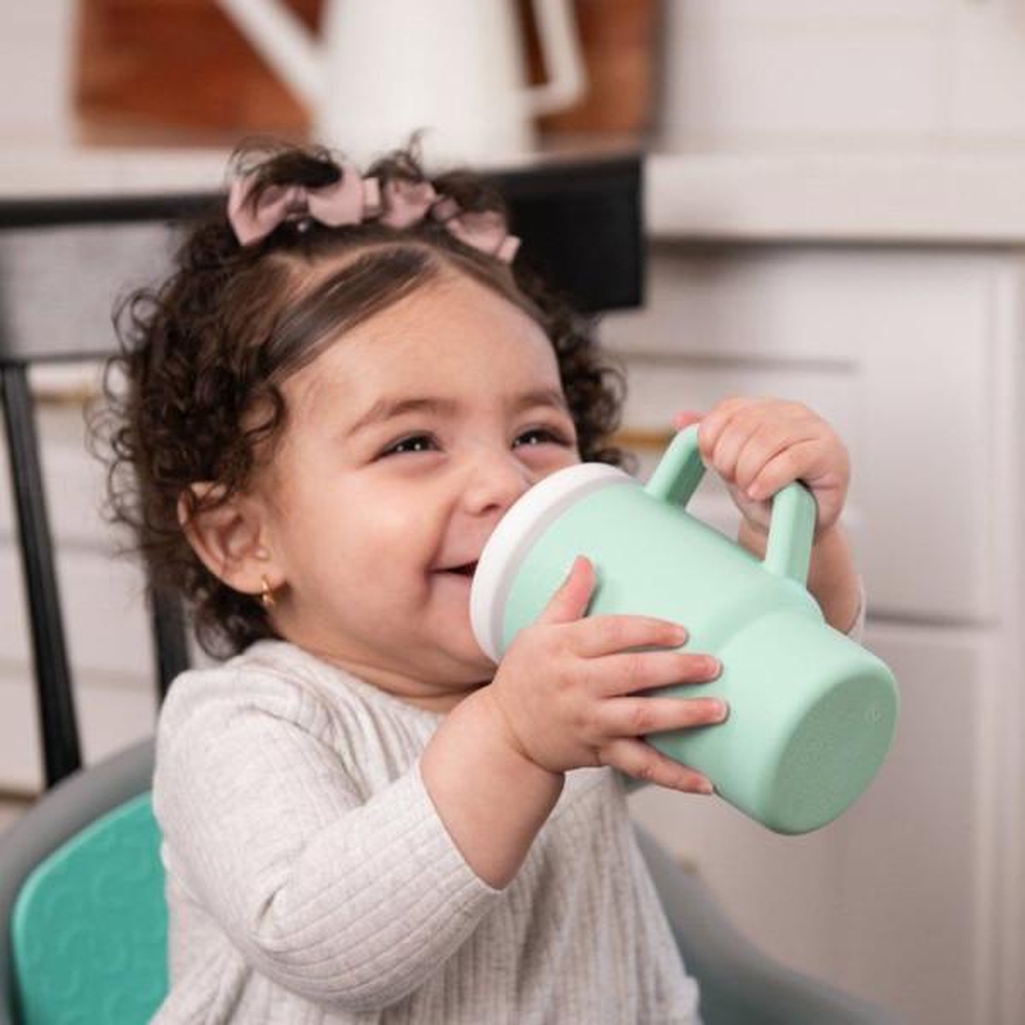 Voir la diapositive 3 : INFANTINO Ma premiere tasse silicone - infantino - 255 ml - cool mint