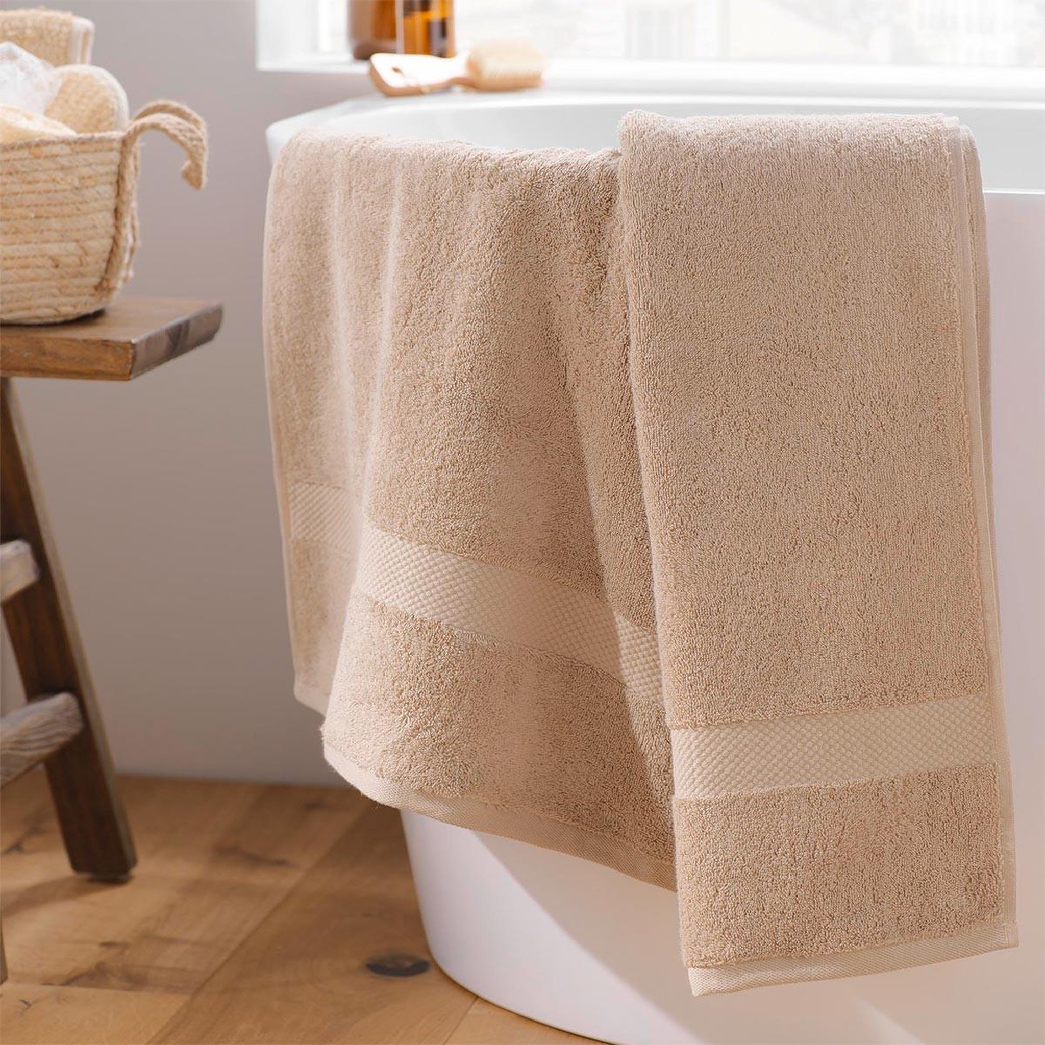 Voir la diapositive 3 : Douceur d'Intérieur Drap de bain  elegance  90x150cm noisette