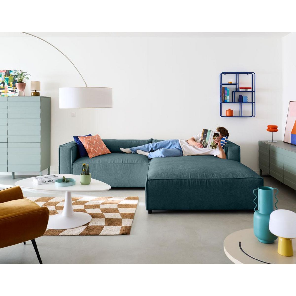 LISA DESIGN Ela - canapé d'angle droit 4 places - en tissu velours relief