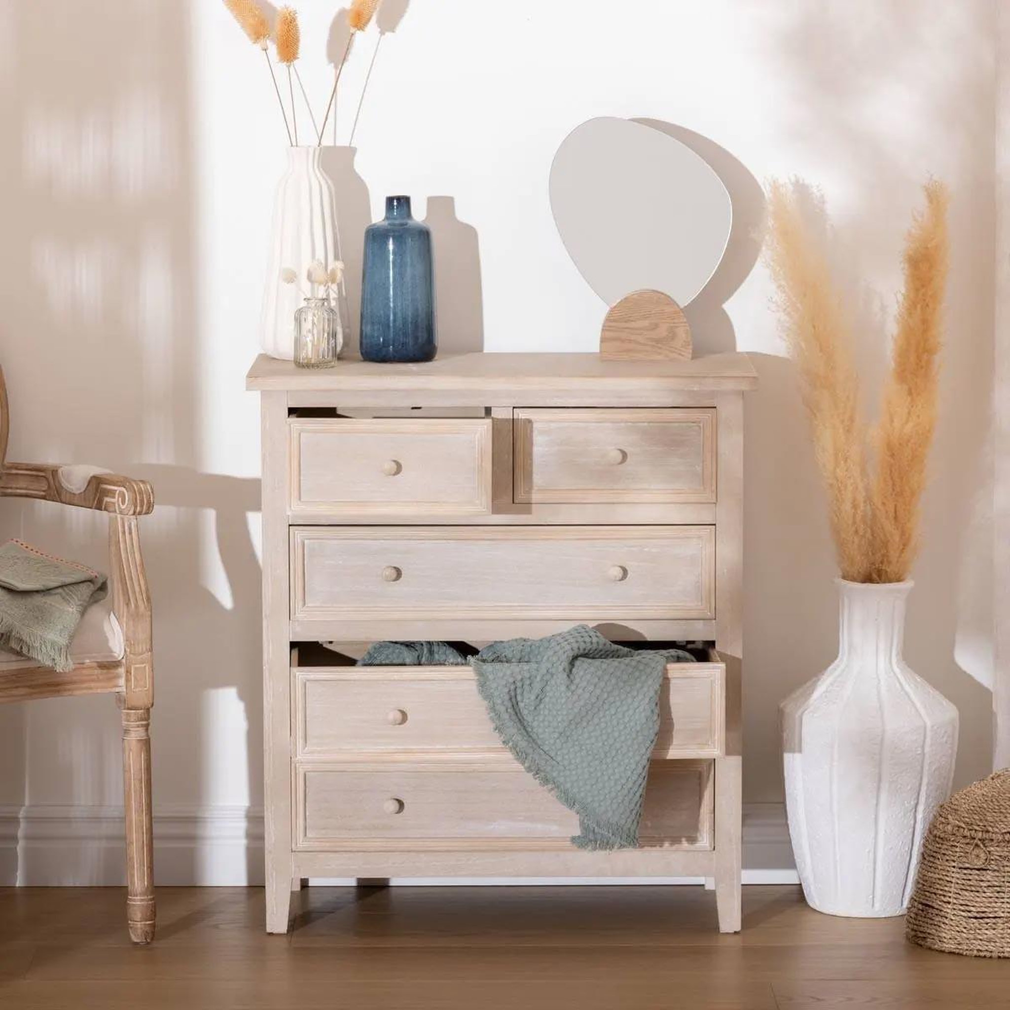Voir la diapositive 4 : ATMOSPHERA Commode 5 tiroirs  charme  81cm naturel