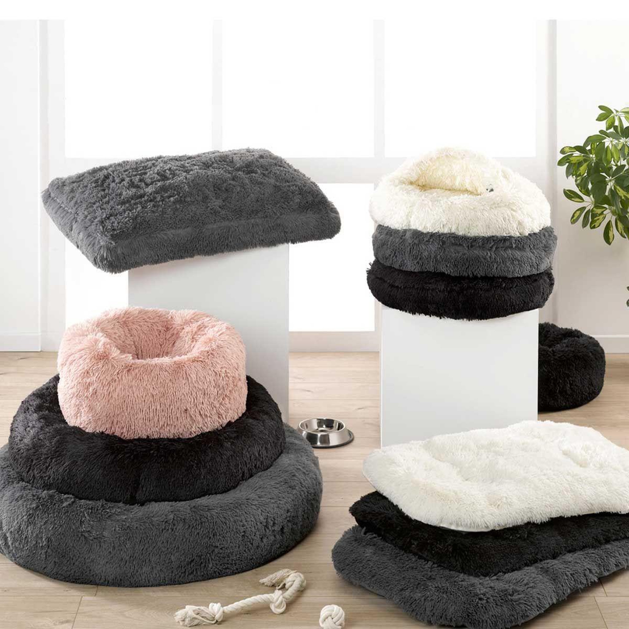 Voir la diapositive 4 : LOVE STORY Coussin pour chien & chat  fluffy  107cm noir