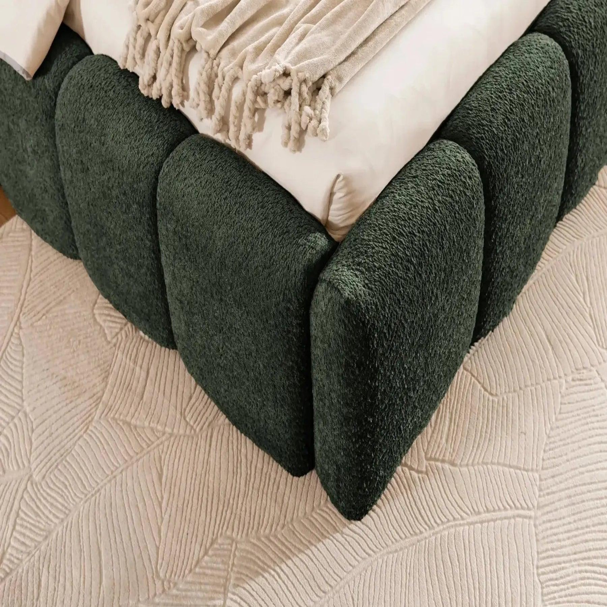 Voir la diapositive 5 : CASANOVA PARIS Elise - lit coffre tissu bouclette
